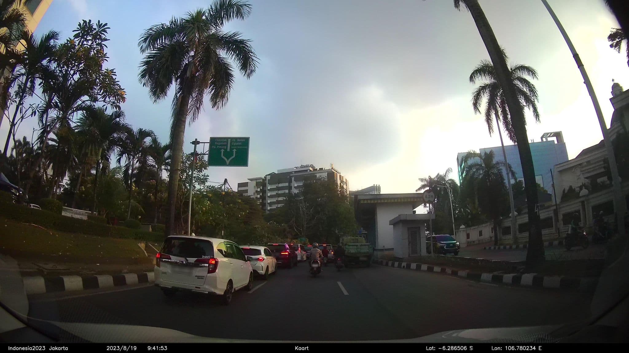 Street view near Hotel Papilon, South Tangerang — © kaart_2 (CC BY-SA · Mapillary)