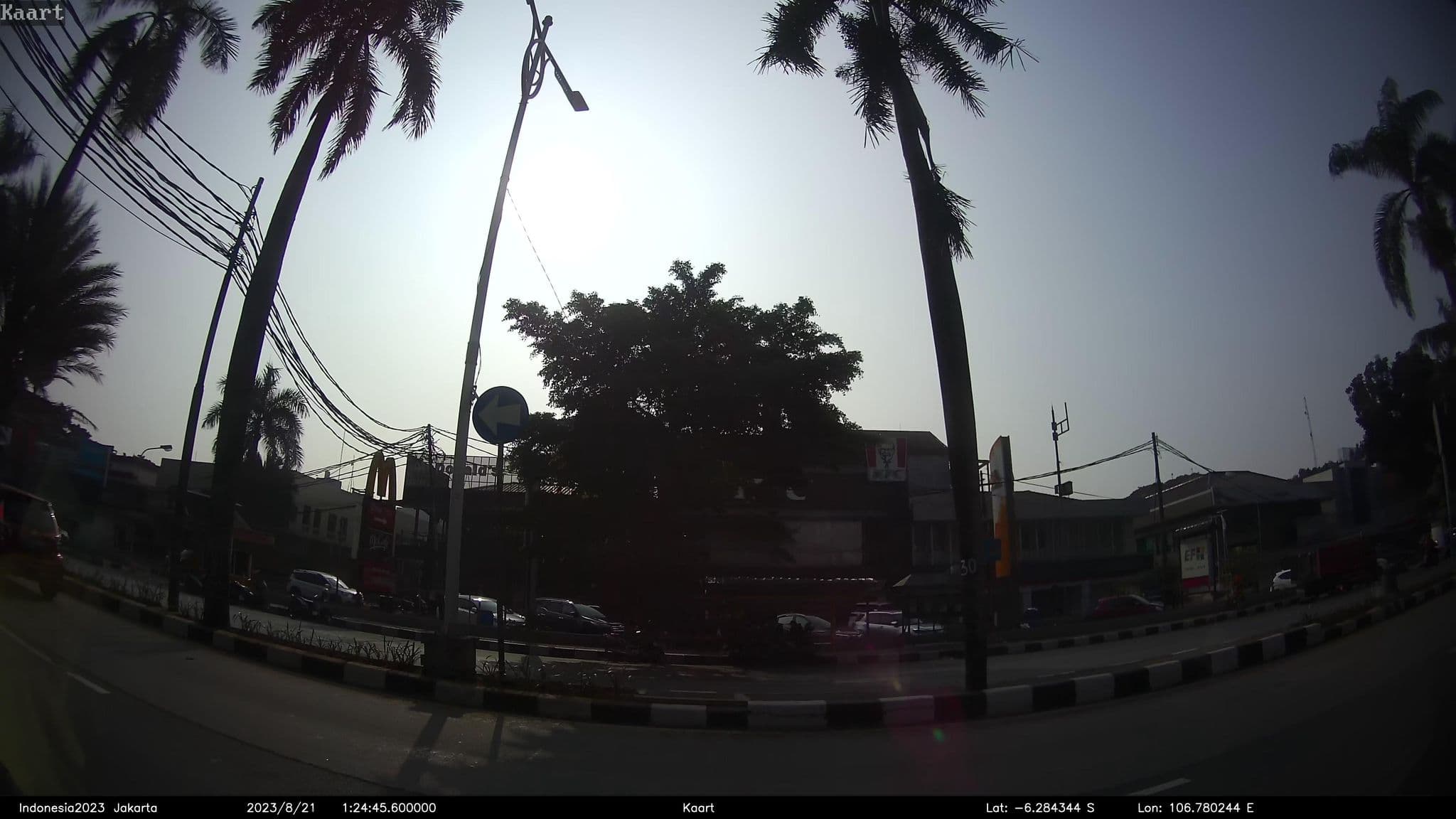 Street view near Hotel kuno-kini, South Tangerang — © kaart5 (CC BY-SA · Mapillary)