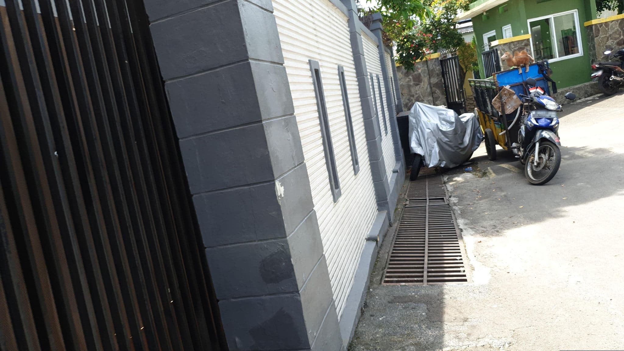 Street view near M2 Kost, South Tangerang — © Kaart_Local (CC BY-SA · Mapillary)