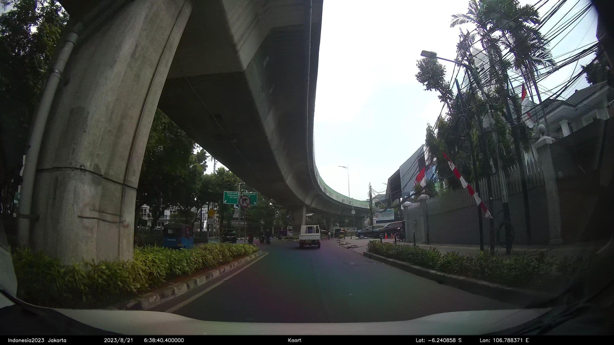 Street view near Pakubuwono hotel, Jakarta — © kaart5 (CC BY-SA · Mapillary)