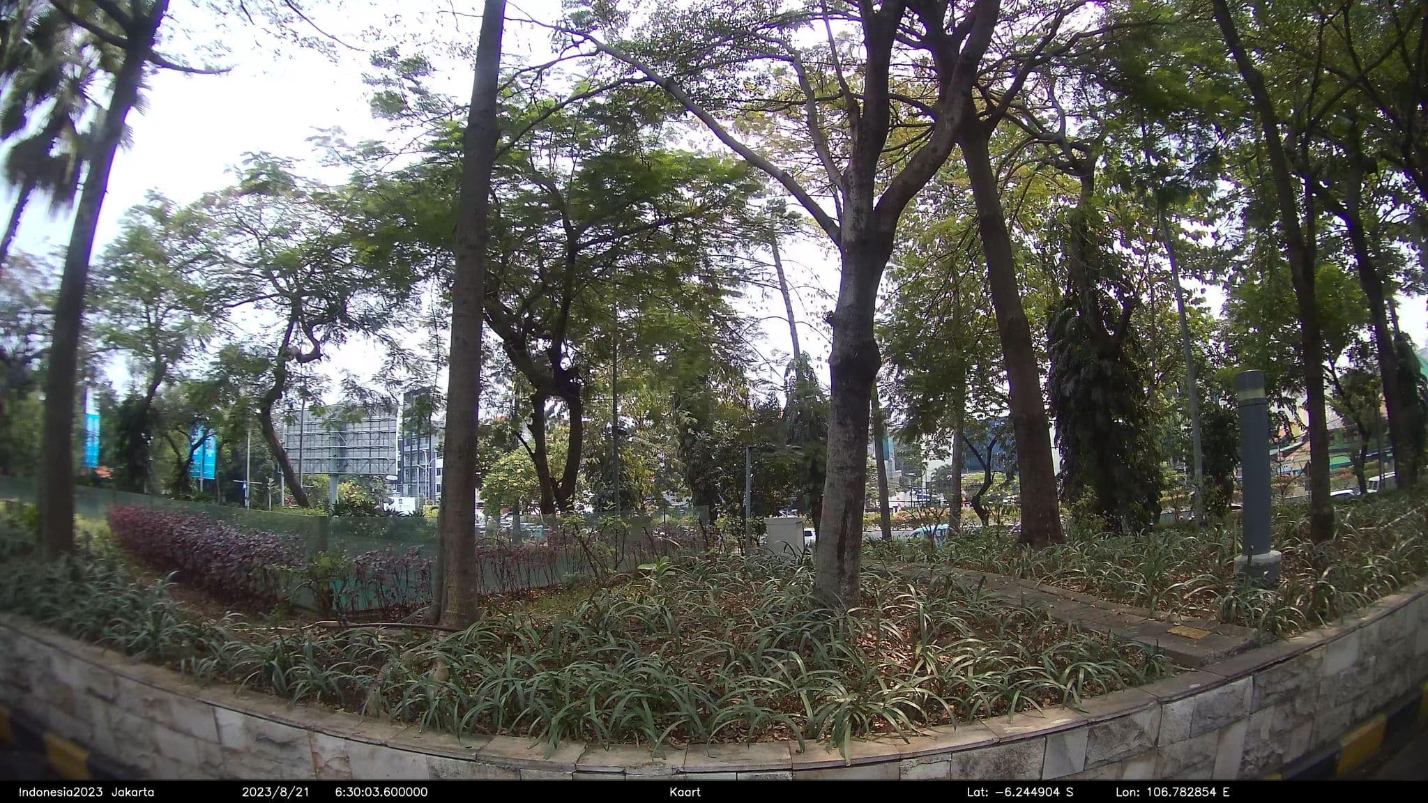 Street view near Swimming Pool Sheraton Gandaria City, Jakarta — © kaart5 (CC BY-SA · Mapillary)