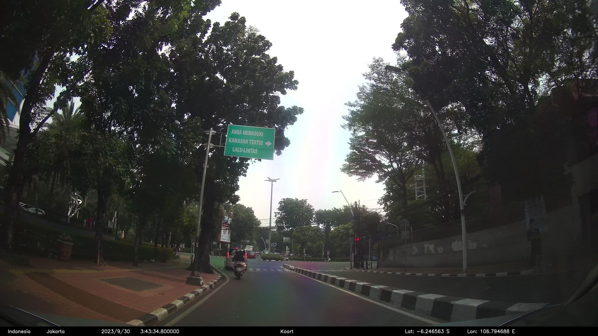 Street view near Oakwood Suites La Maison Jakarta, Jakarta — © kaart_2 (CC BY-SA · Mapillary)
