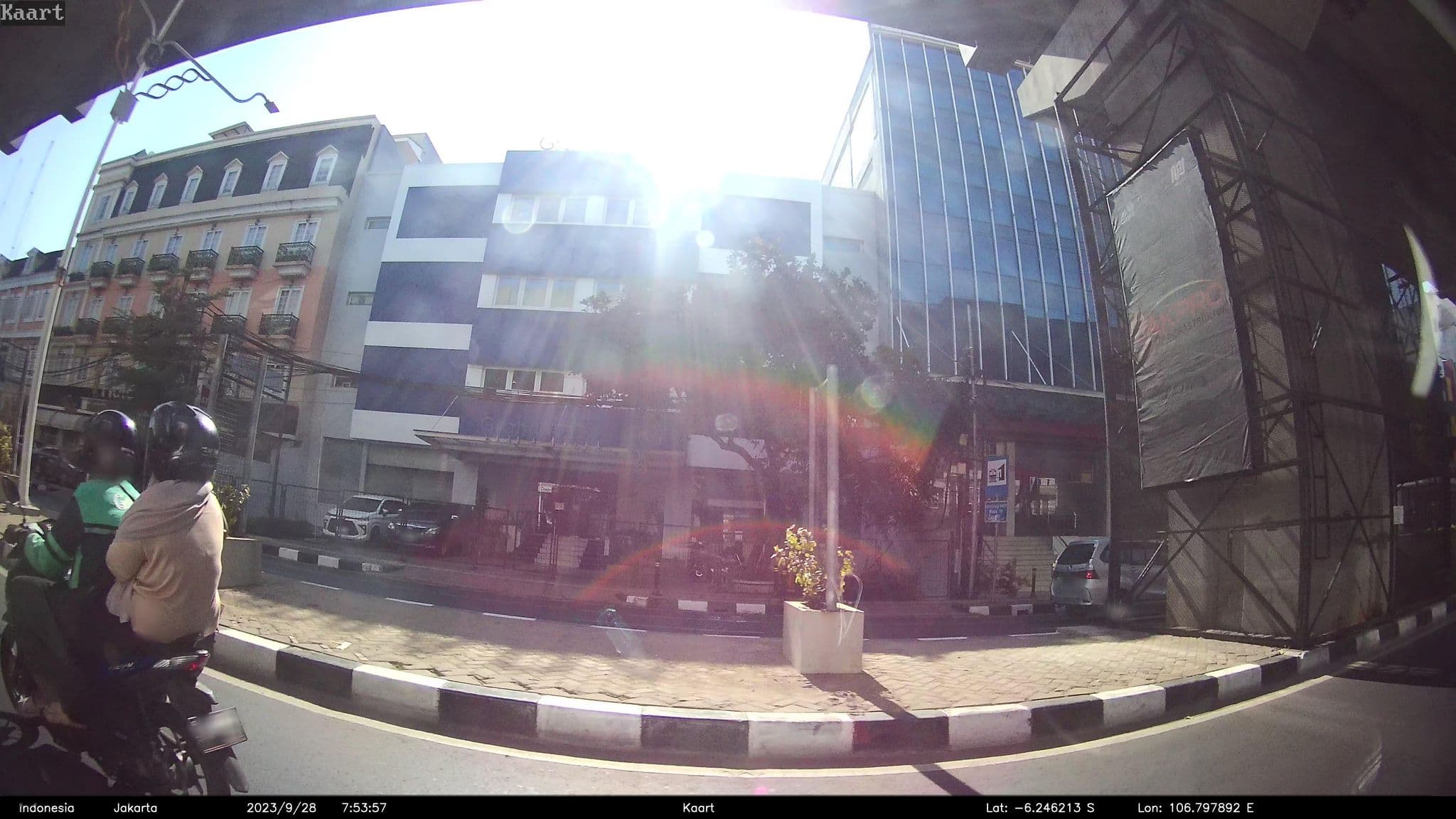 Street view near Hotel Amaris, Jakarta — © kaart_2 (CC BY-SA · Mapillary)