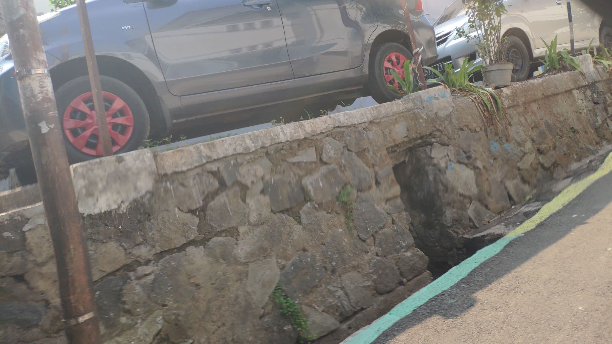 Street view near Airy Eco Radio Dalam Antene Tiga 10 Jakarta, Jakarta — © heru_tri_setiawan (CC BY-SA · Mapillary)