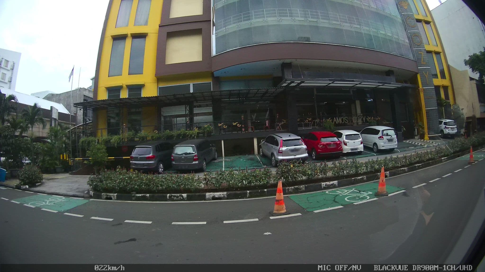 Street view near Amos Cozy Grand Ballroom, Jakarta — © kaart_2 (CC BY-SA · Mapillary)