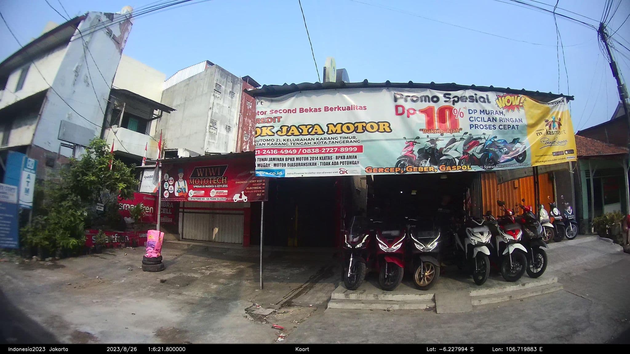 Street view near Hotel Atlet Century Park, Ciputat — © kaart_2 (CC BY-SA · Mapillary)