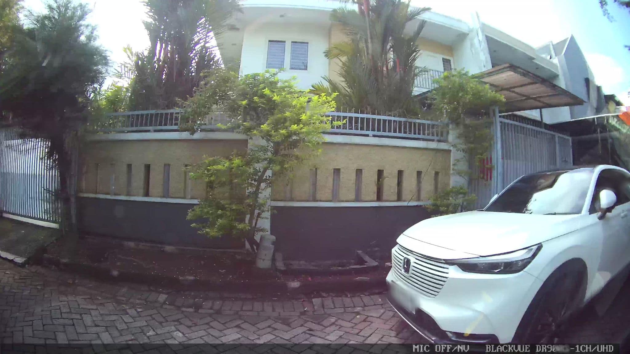 Street view near Ball room 3 hotel mulia, Teluknaga — © kaart_1 (CC BY-SA · Mapillary)