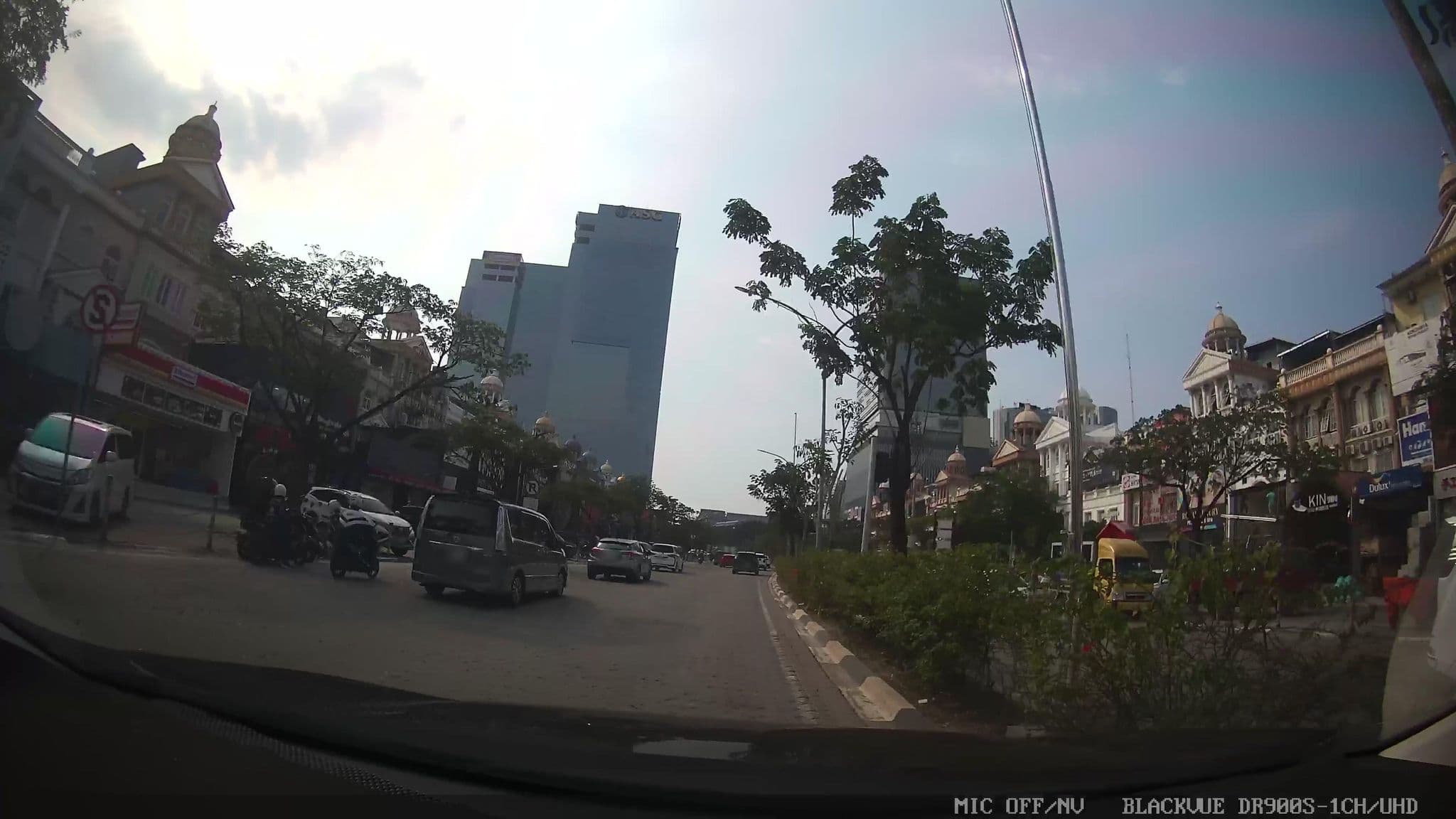 Street view near Arya Duta Hotel, Teluknaga — © Kaart---FRONT (CC BY-SA · Mapillary)
