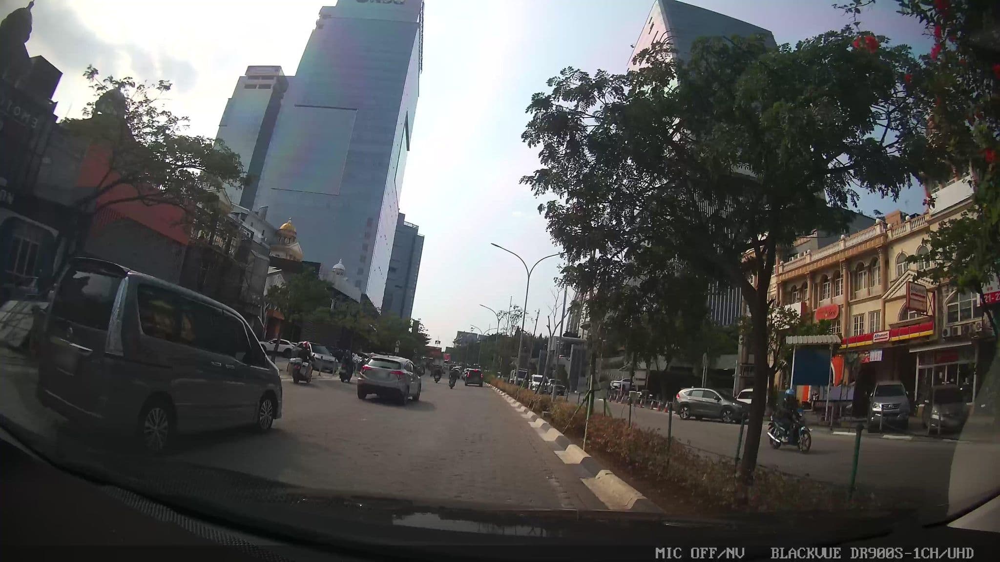 Street view near Penginapan sitopsi, Teluknaga — © Kaart---FRONT (CC BY-SA · Mapillary)