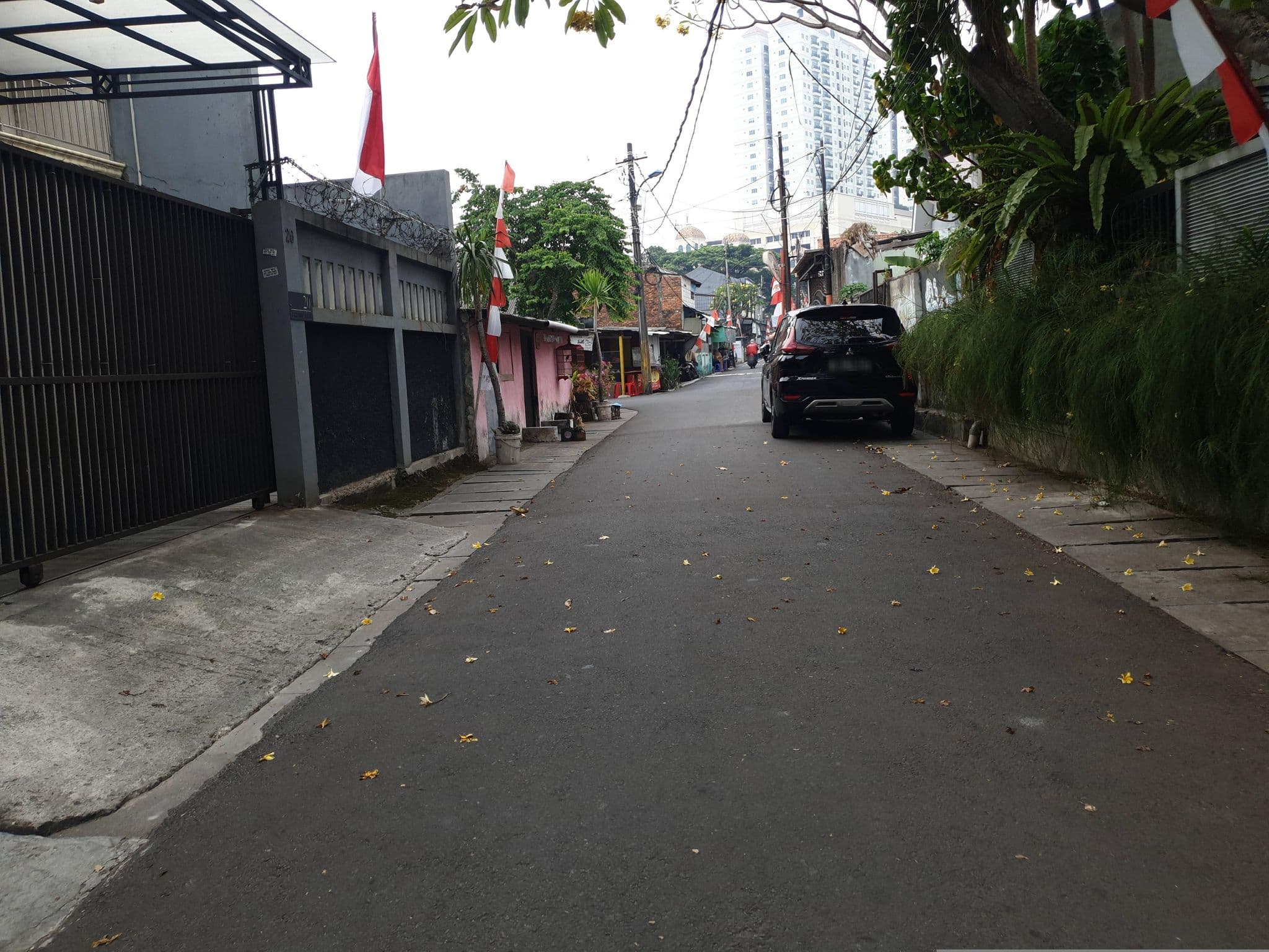Street view near UT's basecamp, Jakarta — © Kaart_Local (CC BY-SA · Mapillary)
