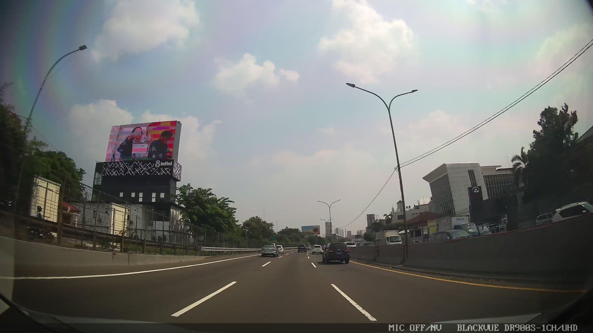 Street view near Jasmine Lobby Lounge, Jakarta — © kaart_1 (CC BY-SA · Mapillary)