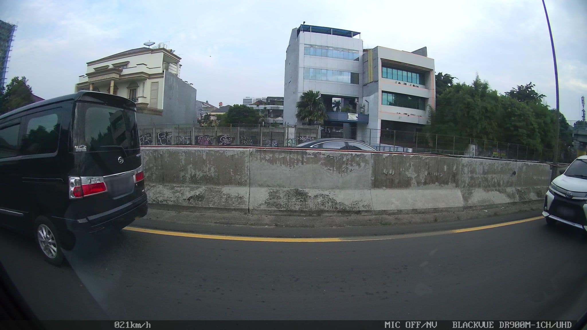 Street view near Hotel Bulevar, Jakarta — © kaart_2 (CC BY-SA · Mapillary)