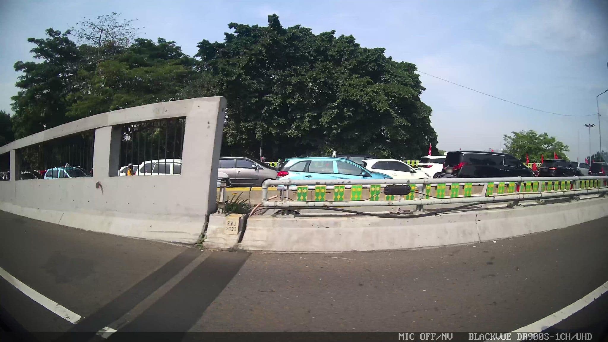 Street view near Mid Plaza Ball Room, Jakarta — © Kaart---LEFT (CC BY-SA · Mapillary)