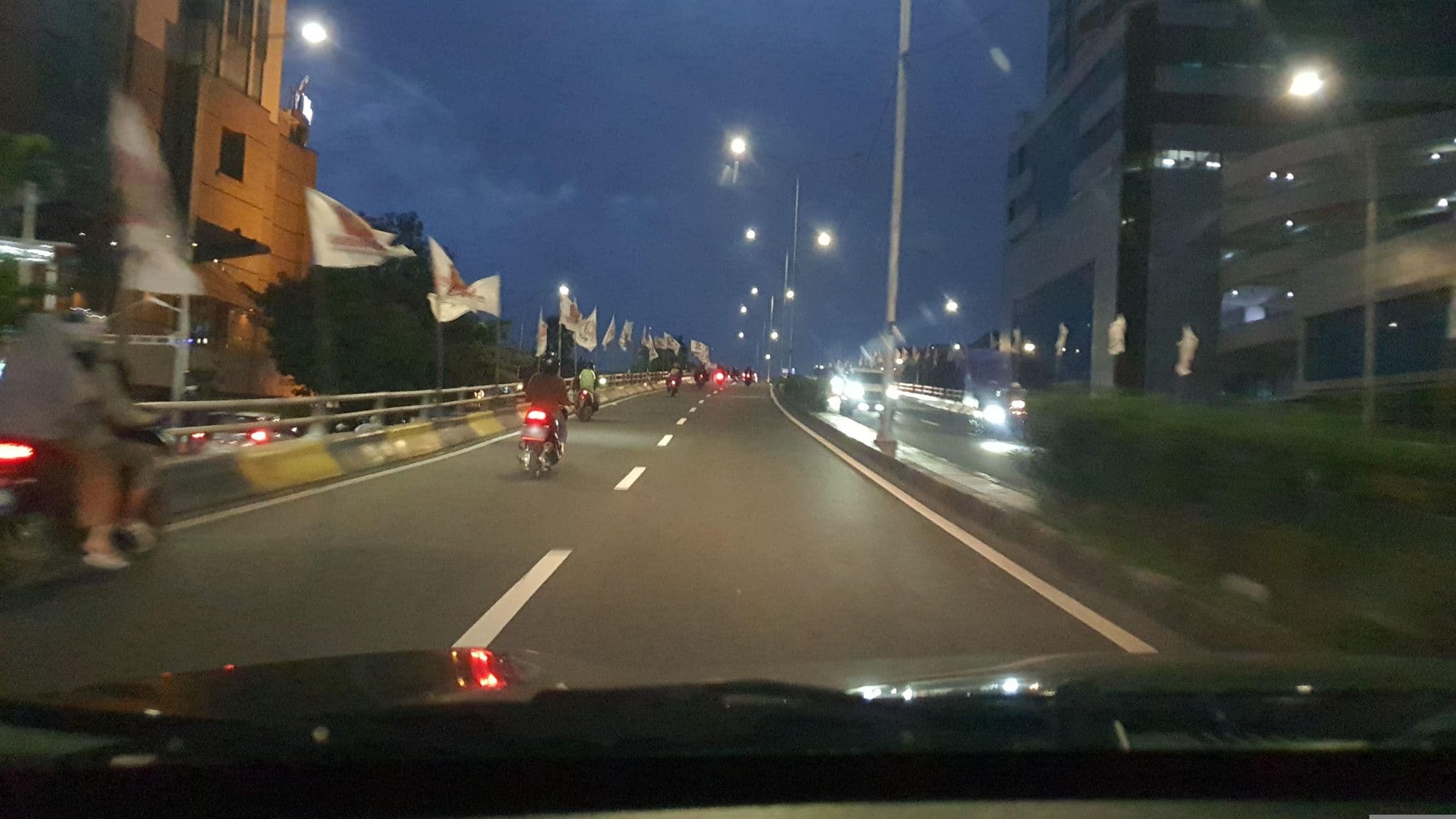 Street view near Hotel Peninsula Merica Ballroom, Jakarta — © FotoPeta (CC BY-SA · Mapillary)
