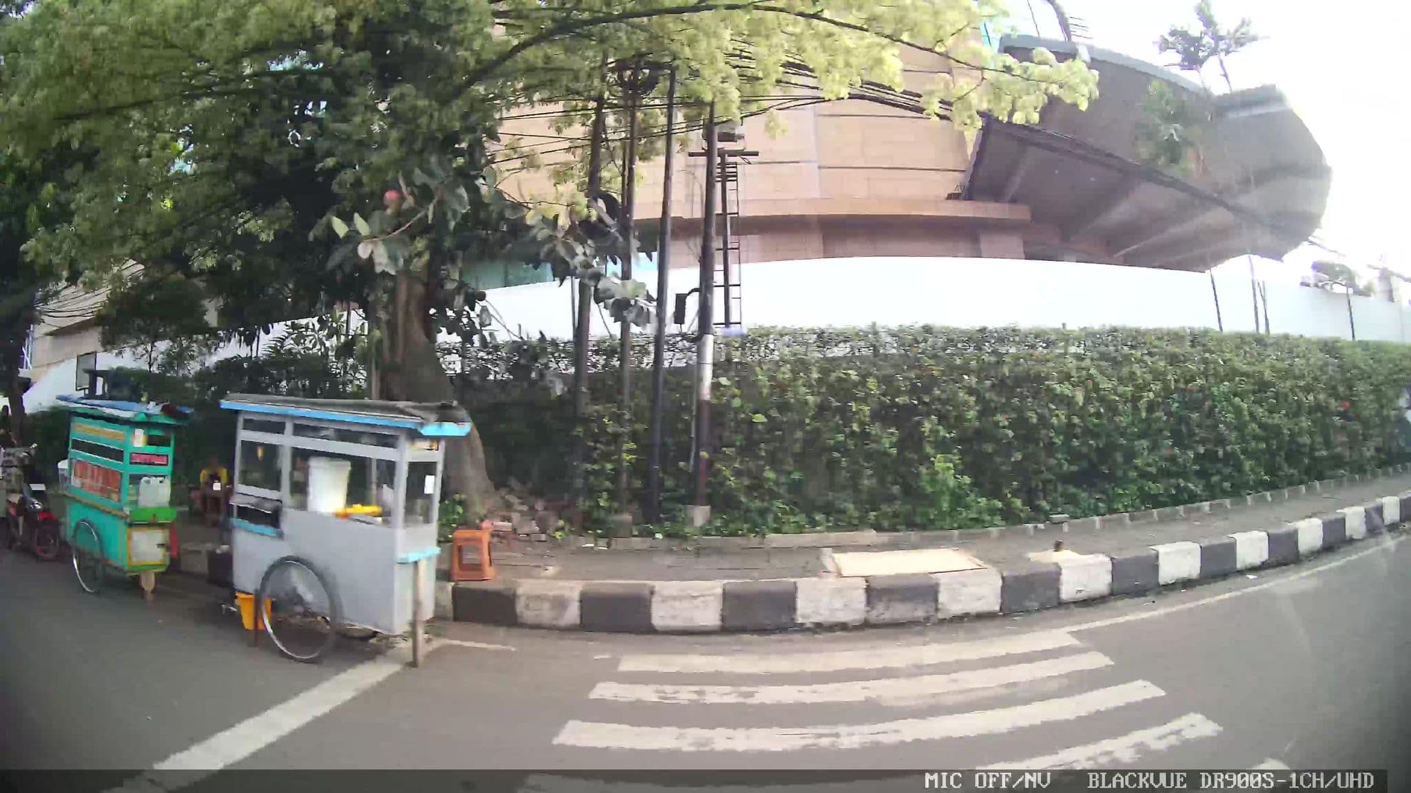 Street view near Jasmine Room 1 - Menara Peninsula Hotel, Jakarta — © Kaart---LEFT (CC BY-SA · Mapillary)
