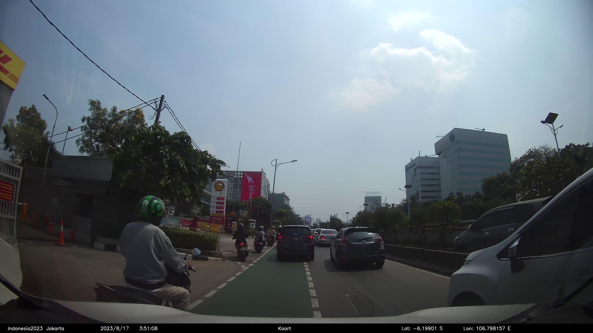 Street view near Ballroom Hotel Menara Peninsula, Jakarta — © kaart_2 (CC BY-SA · Mapillary)