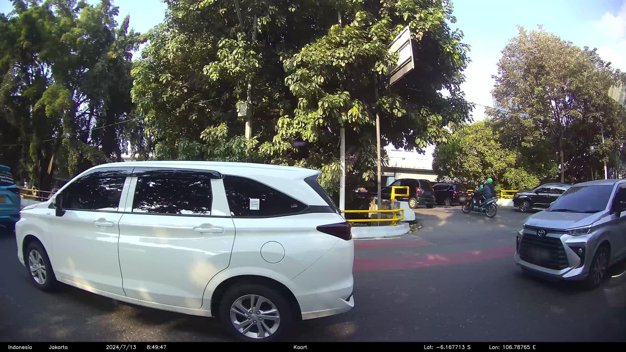 Street view near Adrian cottage, carita, Jakarta — © kaartcam (CC BY-SA · Mapillary)