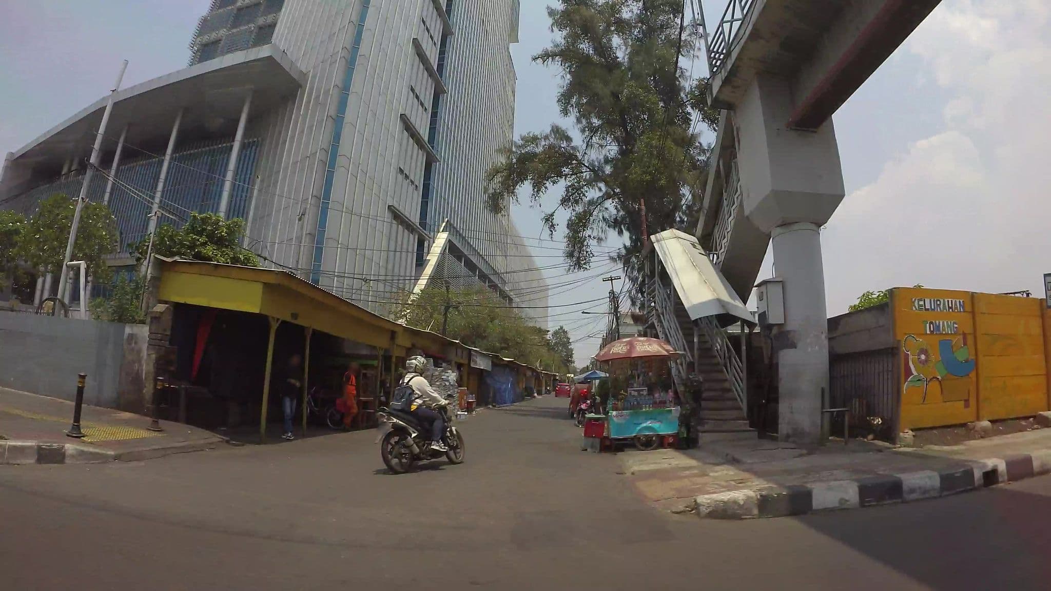 Street view near Hotel Agusta, Jakarta — © kaart_3 (CC BY-SA · Mapillary)