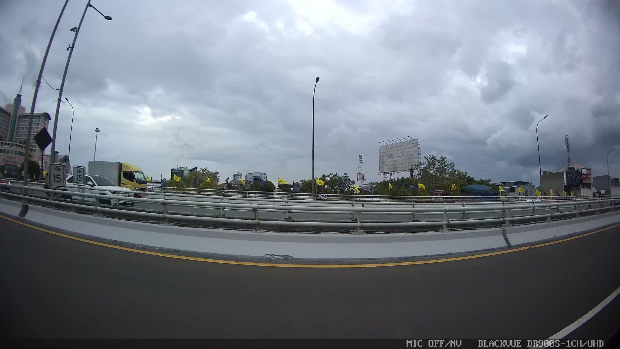 Street view near Aston Paradiso Hotel, Jakarta — © Kaart---RIGHT (CC BY-SA · Mapillary)