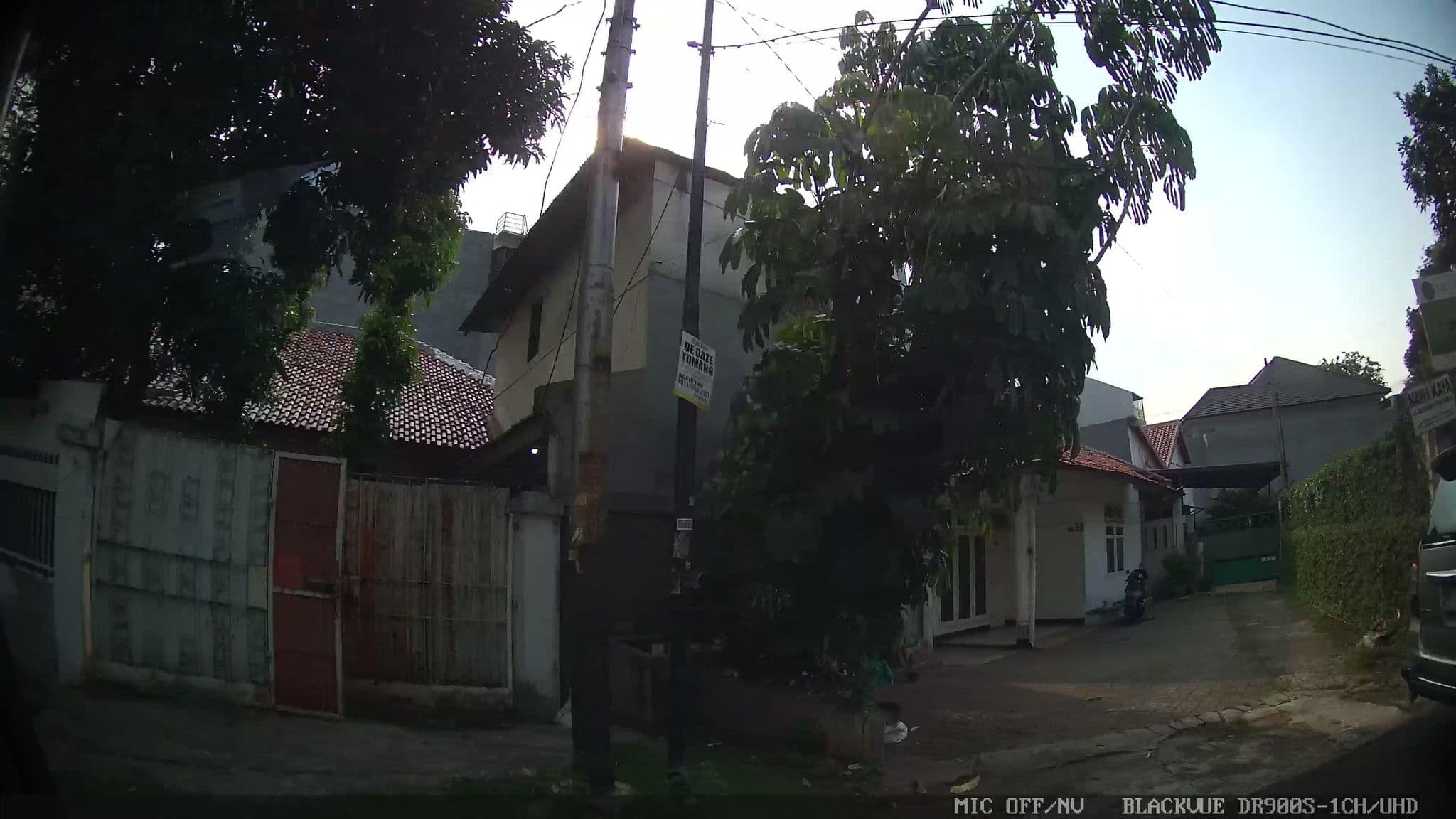Street view near Caverna de Mia, Jakarta — © Kaart---RIGHT (CC BY-SA · Mapillary)