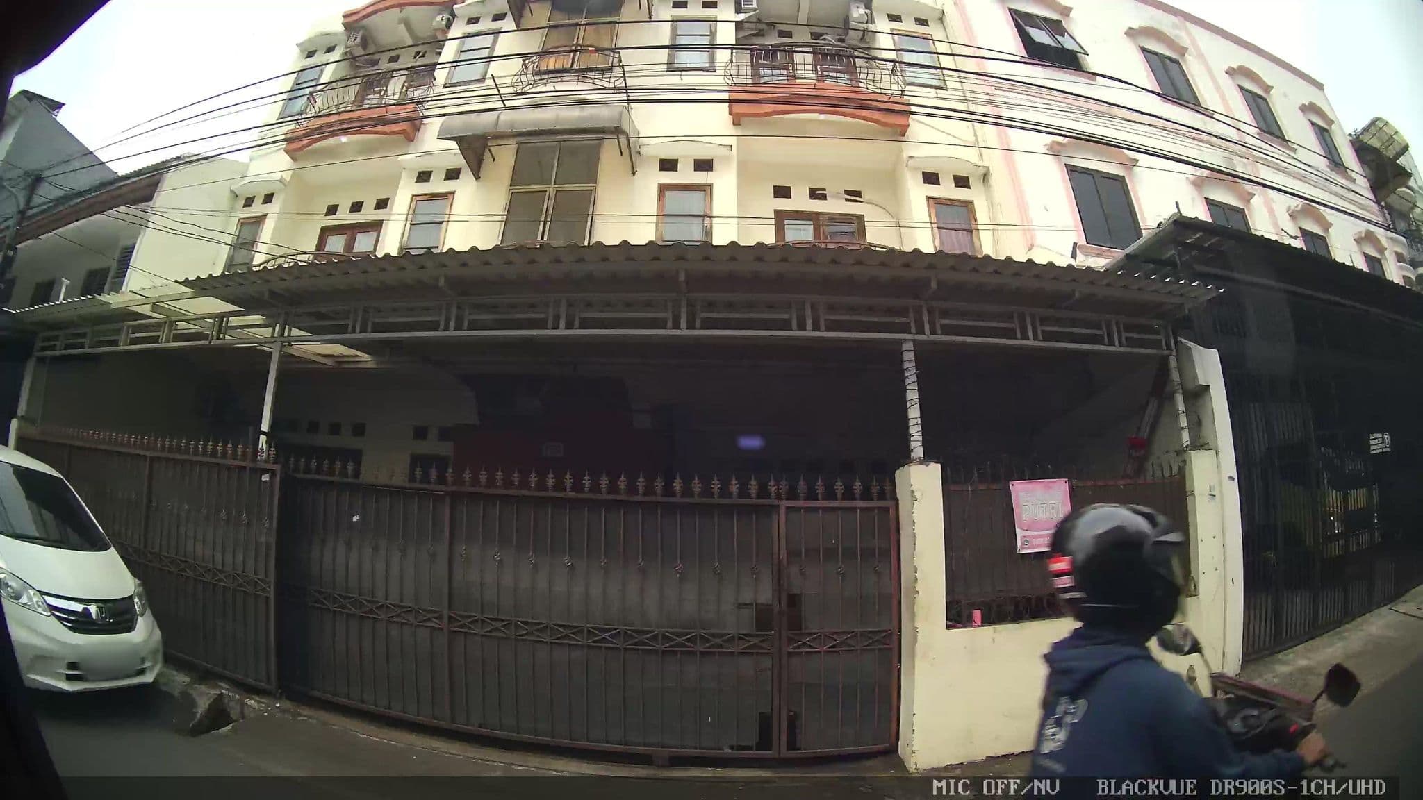 Street view near Wisma CAR Life Claim Div, Jakarta — © Kaart---RIGHT (CC BY-SA · Mapillary)