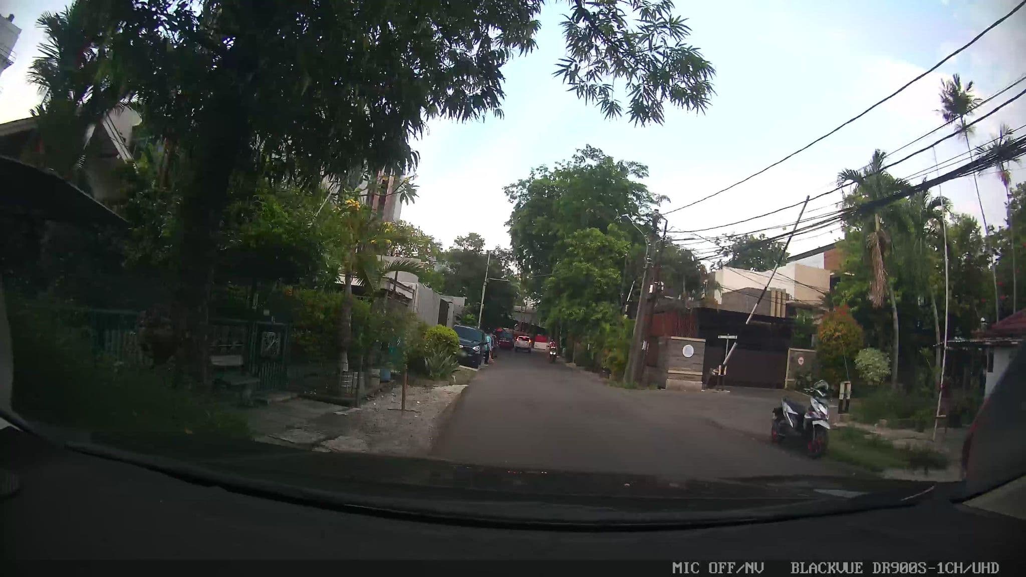 Street view near Kosan moniq, Jakarta — © Kaart---FRONT (CC BY-SA · Mapillary)
