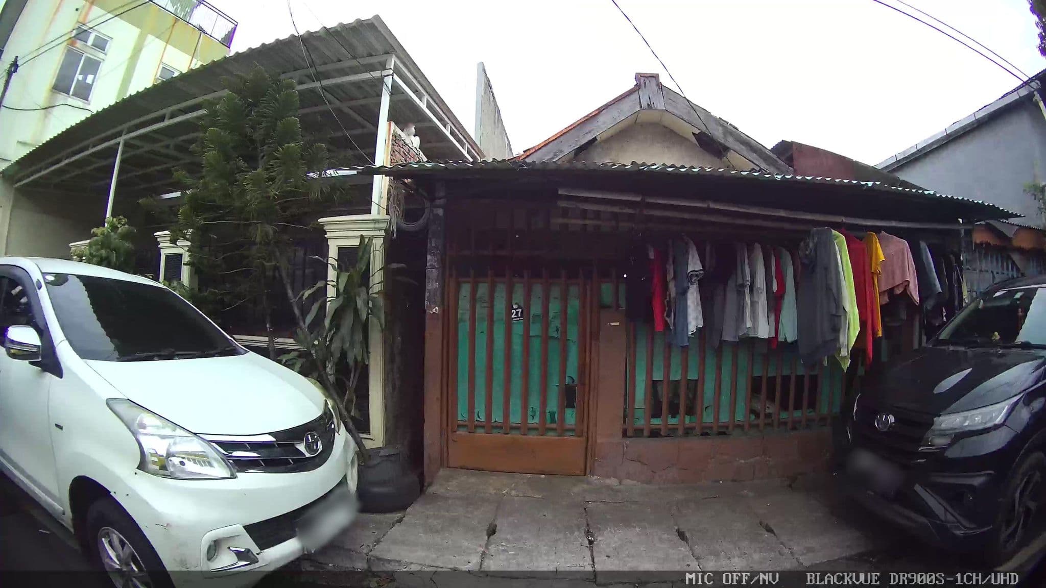 Street view near Jembatan Jeling Roxy, Jakarta — © Kaart---RIGHT (CC BY-SA · Mapillary)