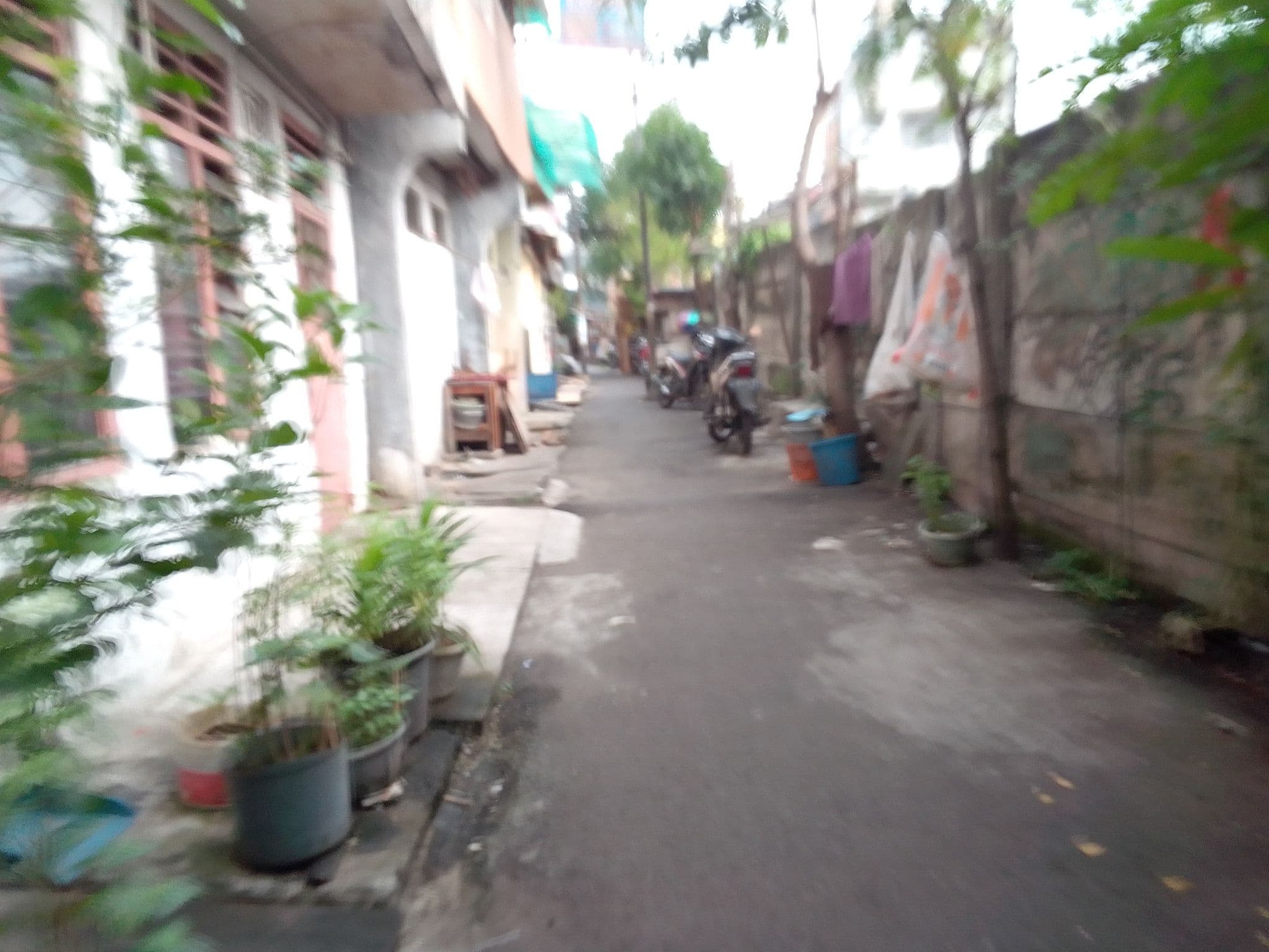 Street view near Hotel Peninsula, Jakarta — © hafiedsh22 (CC BY-SA · Mapillary)