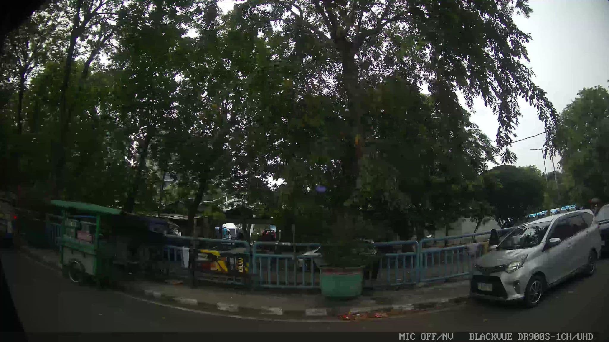 Street view near Amaris hotel, Jakarta — © Kaart---RIGHT (CC BY-SA · Mapillary)