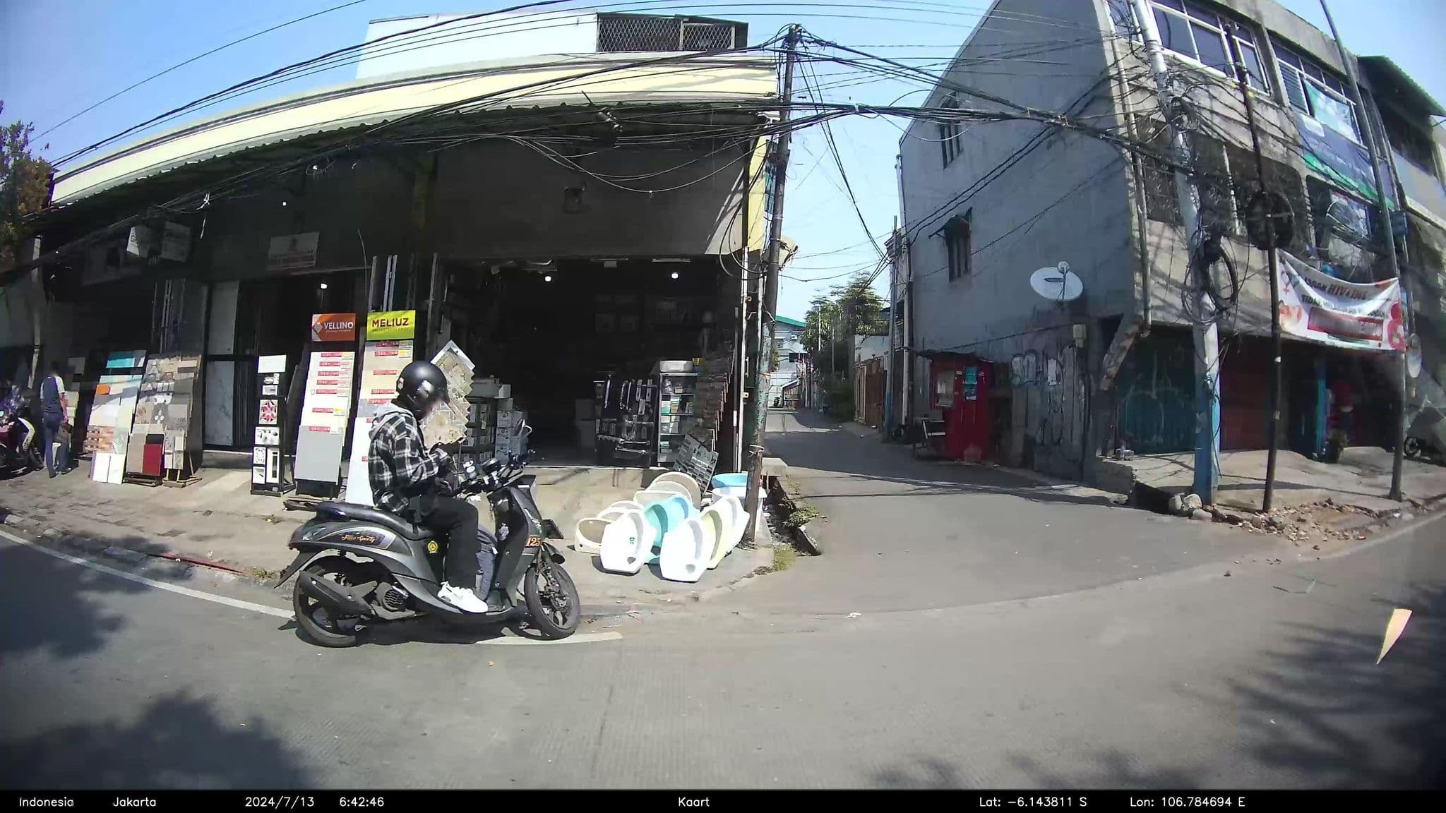 Street view near Hotel orchadz jayakarta, Jakarta — © kaart_1 (CC BY-SA · Mapillary)