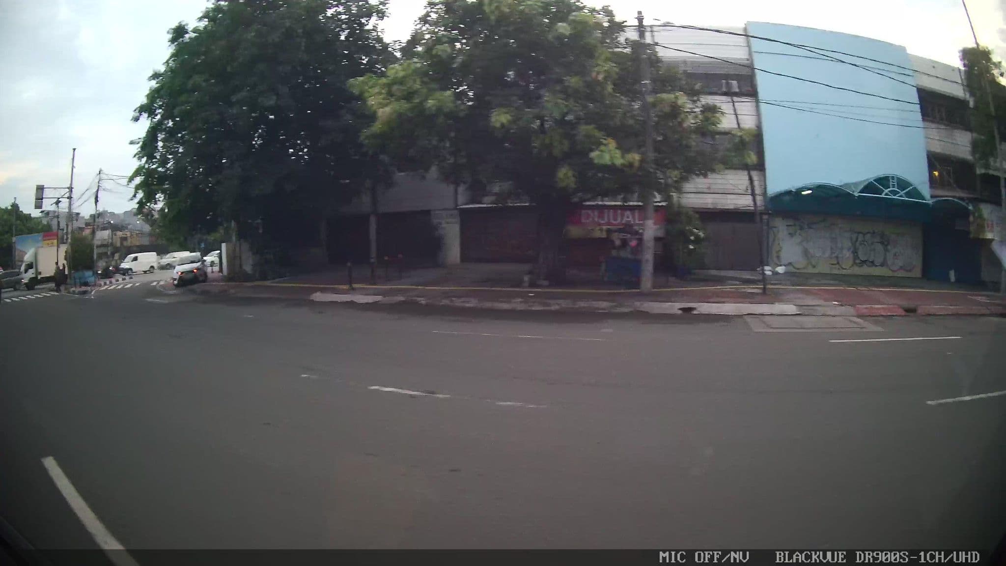Street view near DIAN BALLROOM ( HOTEL CIPUTRA ), Jakarta — © Kaart---LEFT (CC BY-SA · Mapillary)