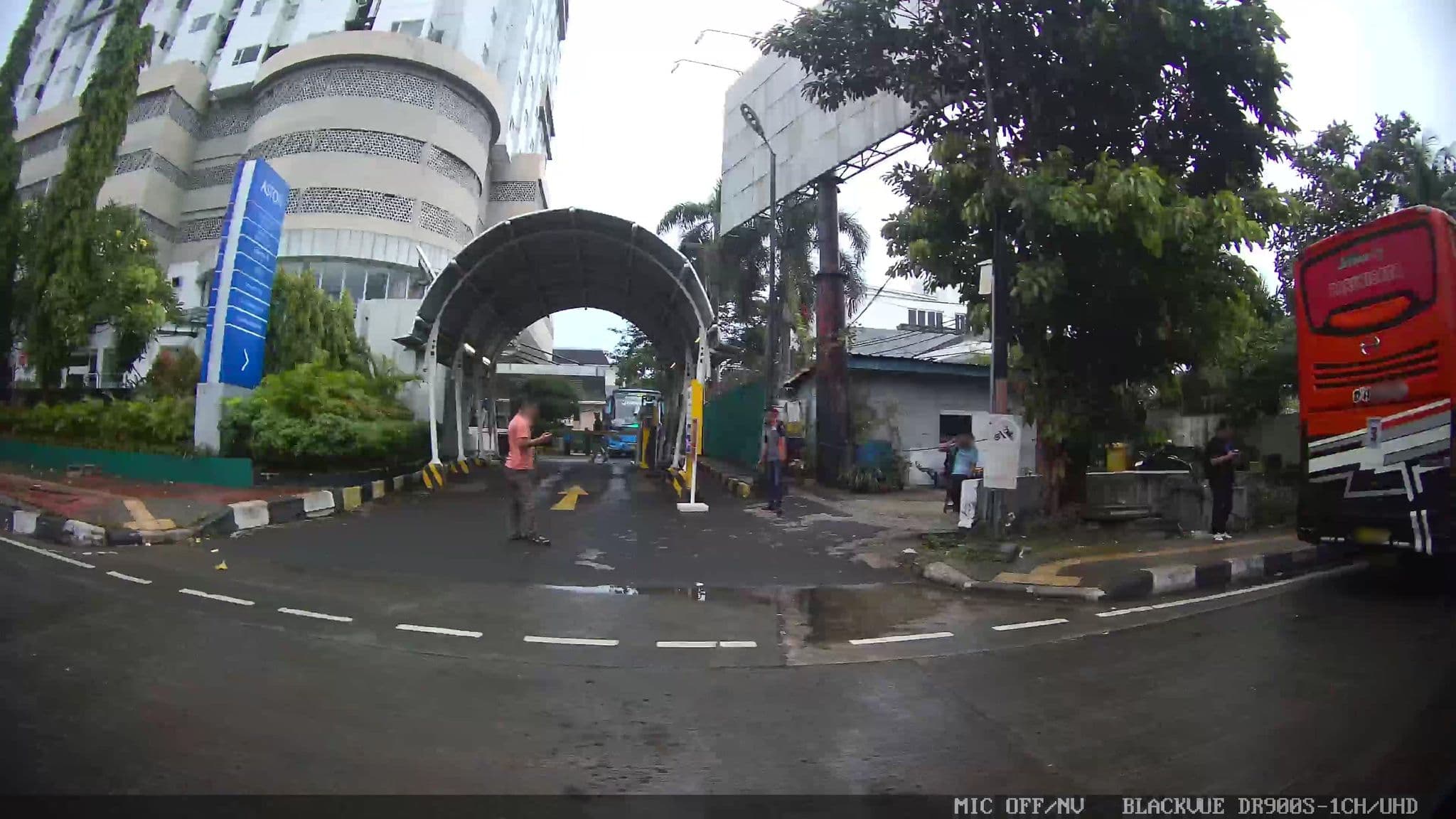 Street view near Room 605 Hotel Sanno Jakarta Utara, Jakarta — © Kaart---LEFT (CC BY-SA · Mapillary)