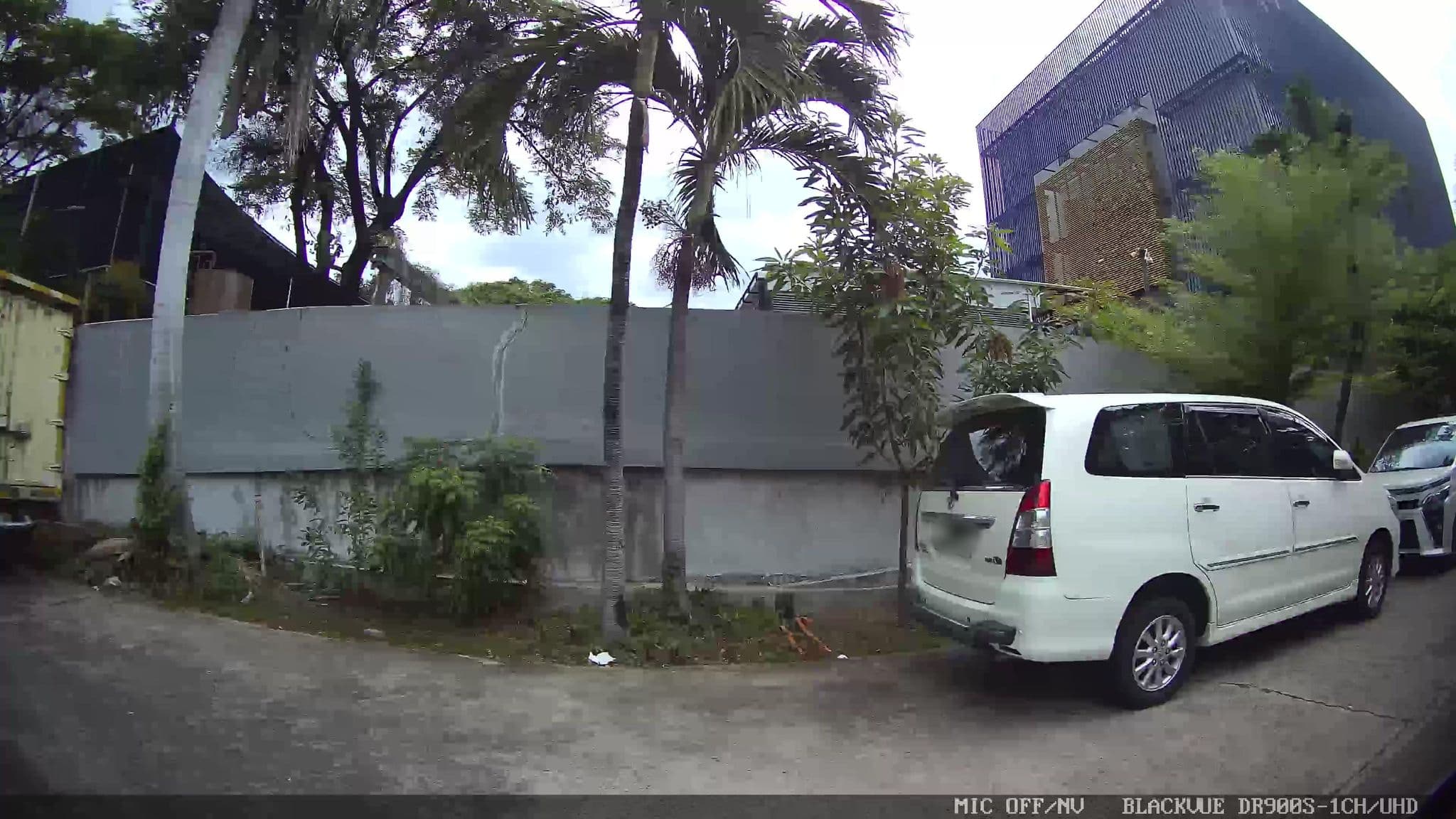 Street view near Grand Paradise Hotel, Jakarta — © Kaart---RIGHT (CC BY-SA · Mapillary)