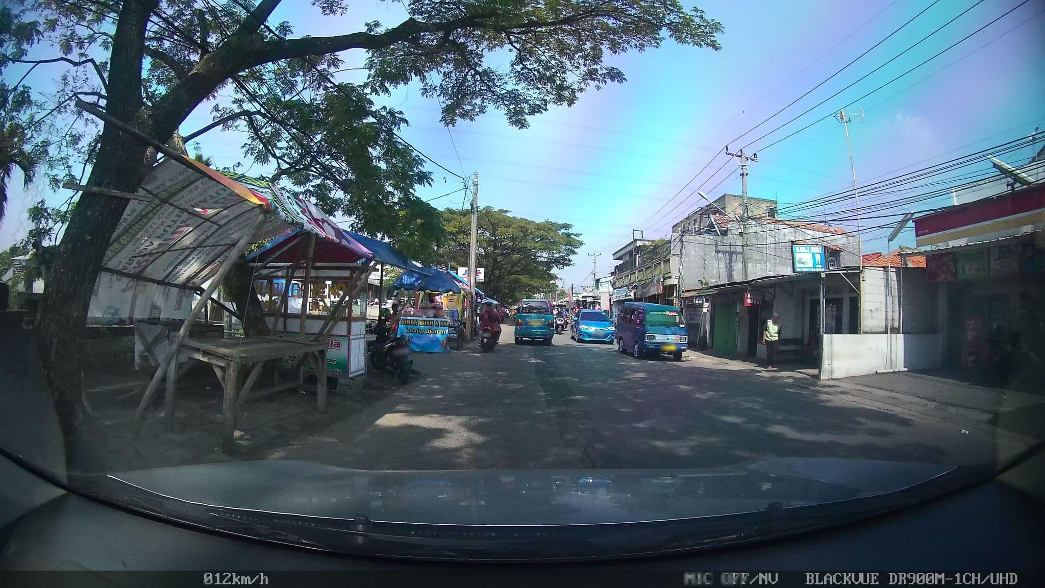 Street view near Merlynn park hotel, Depok — © kaart5 (CC BY-SA · Mapillary)
