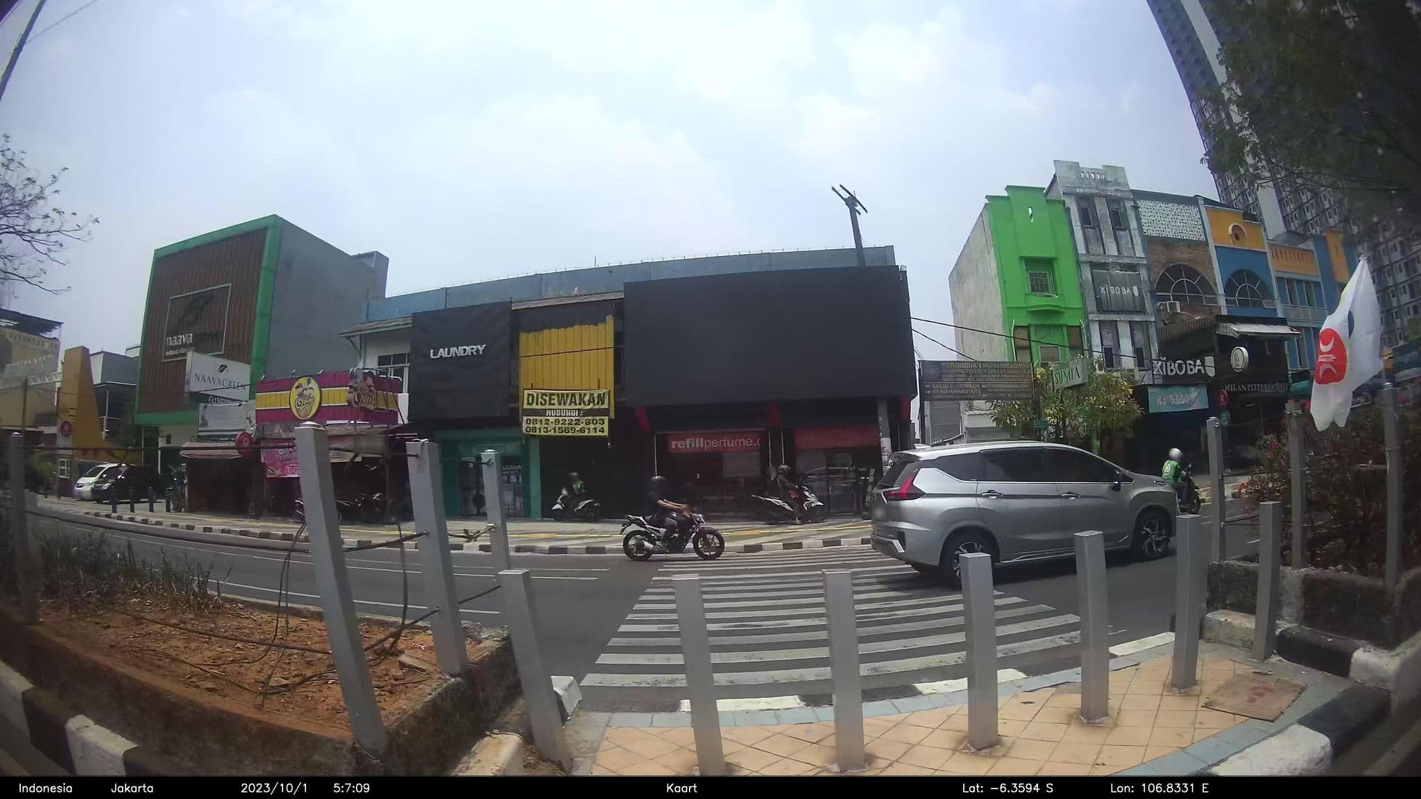 Street view near The Jayakarta Hotel, Depok — © kaart_2 (CC BY-SA · Mapillary)