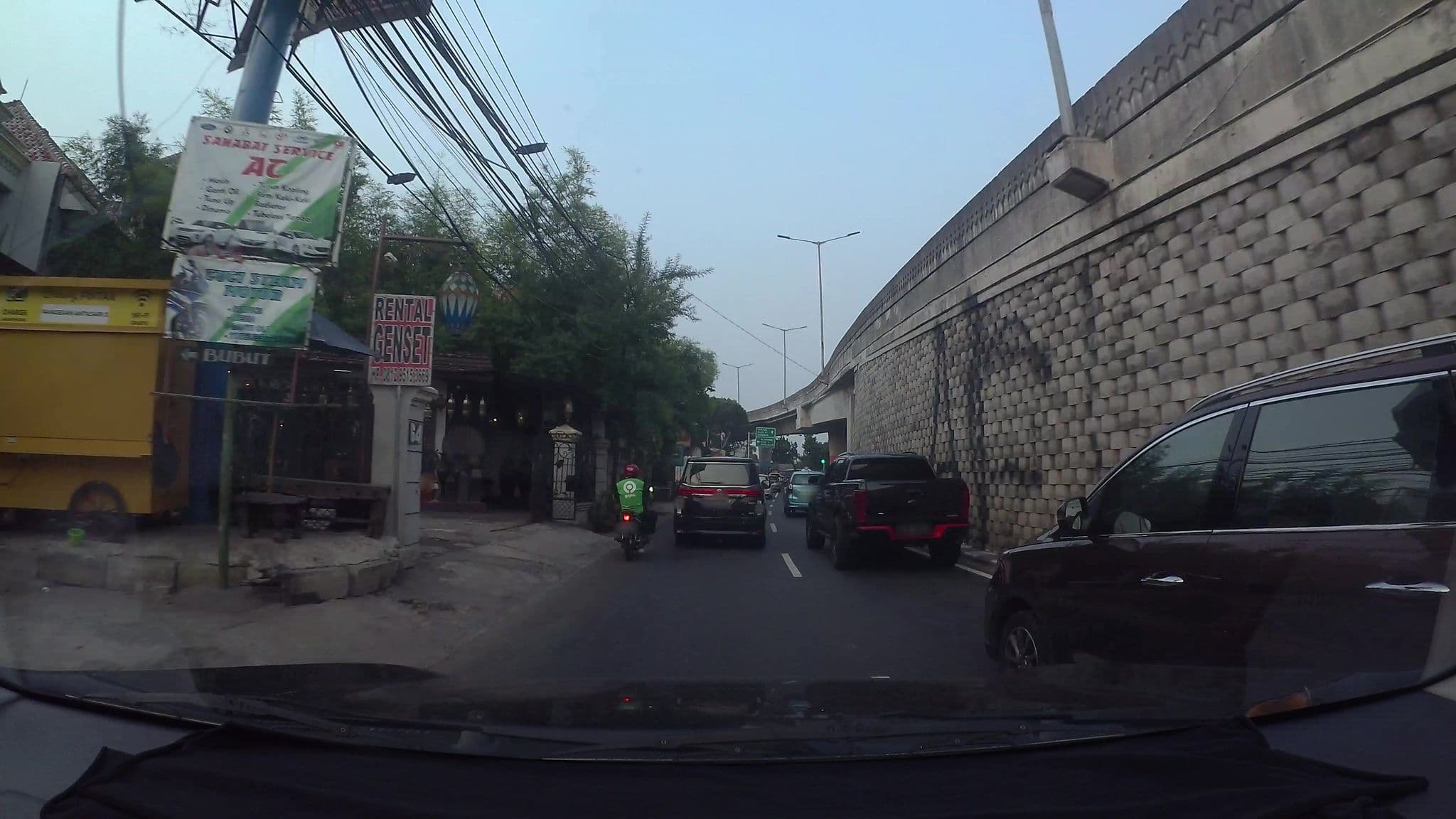 Street view near Hotel Lembah Hijau - Pusdiklat BRI Ragunan, Jakarta — © kaart_3 (CC BY-SA · Mapillary)