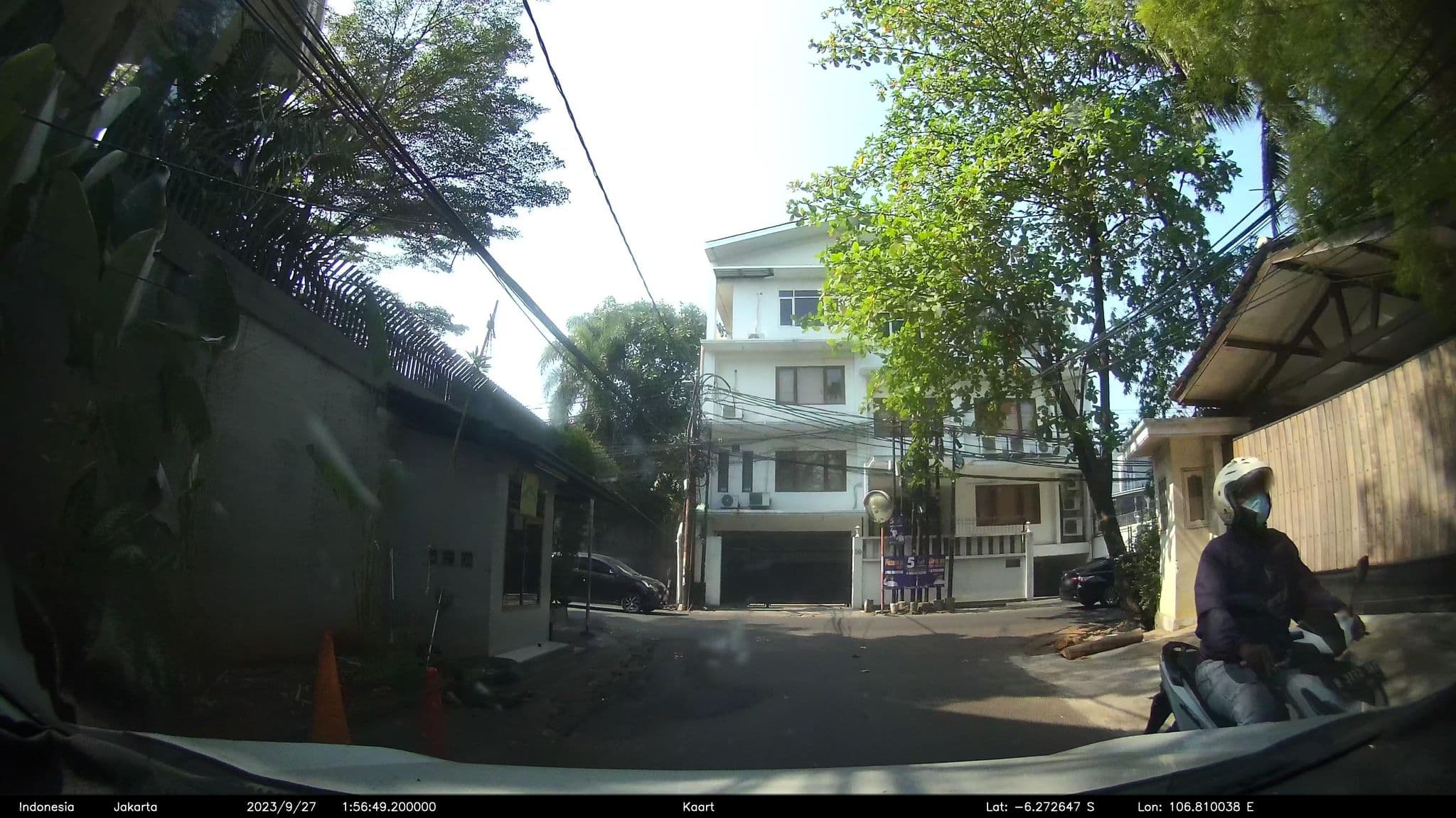 Street view near Five Bees Co-Living, Jakarta — © kaart_2 (CC BY-SA · Mapillary)