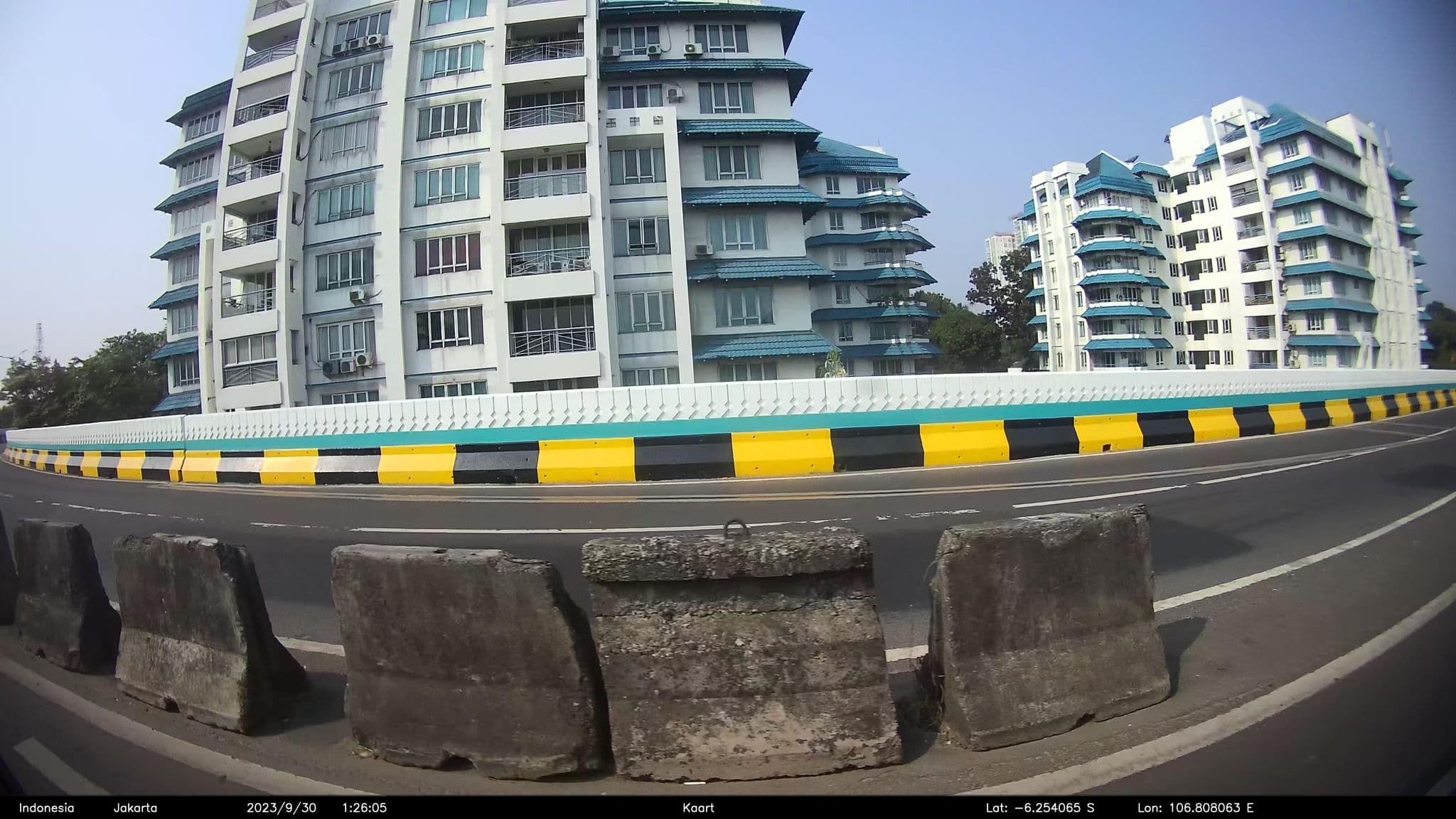 Street view near Hotel Prapanca, Jakarta — © kaart_2 (CC BY-SA · Mapillary)