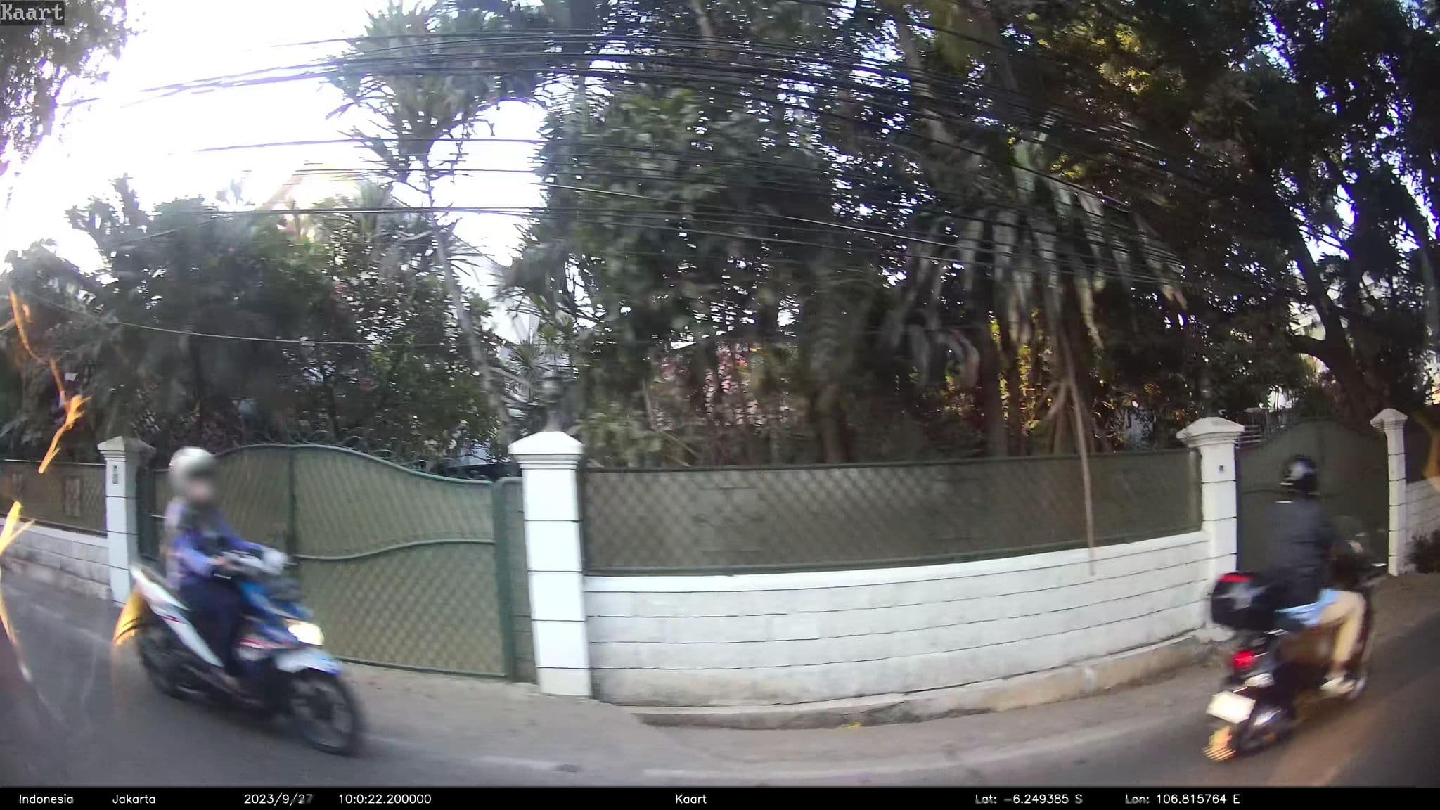 Street view near Kamarkuh, Jakarta — © kaart_2 (CC BY-SA · Mapillary)