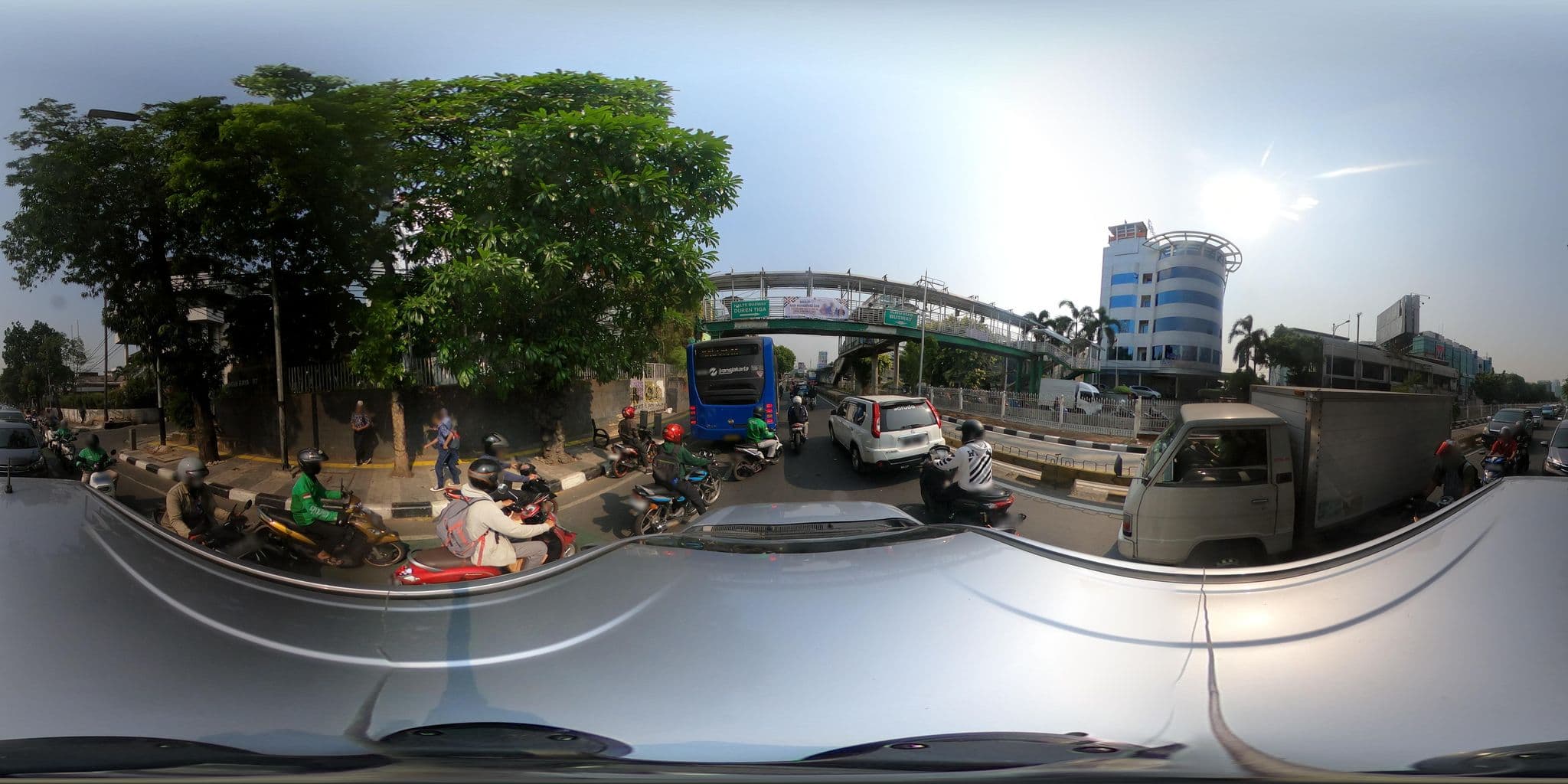 Street view near Clarion Hotel Makassar, Ujung Pandang, Jakarta — © kaart_2 (CC BY-SA · Mapillary)