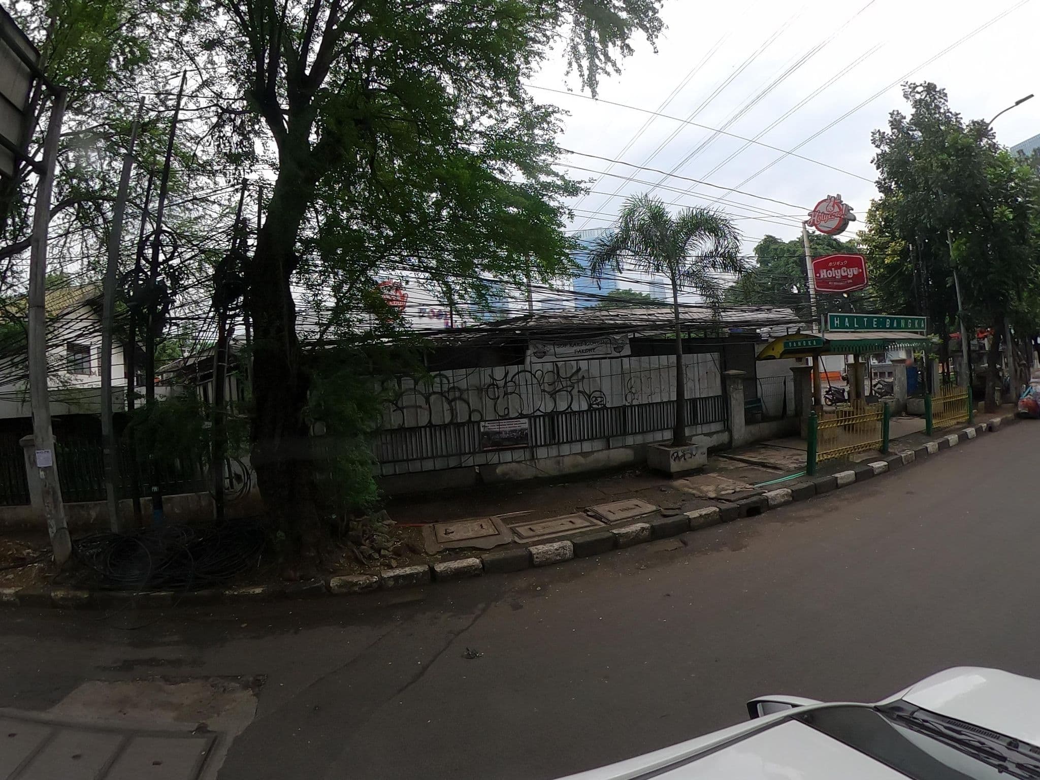 Street view near hotel Diraja", Jakarta — © kaart_360 (CC BY-SA · Mapillary)