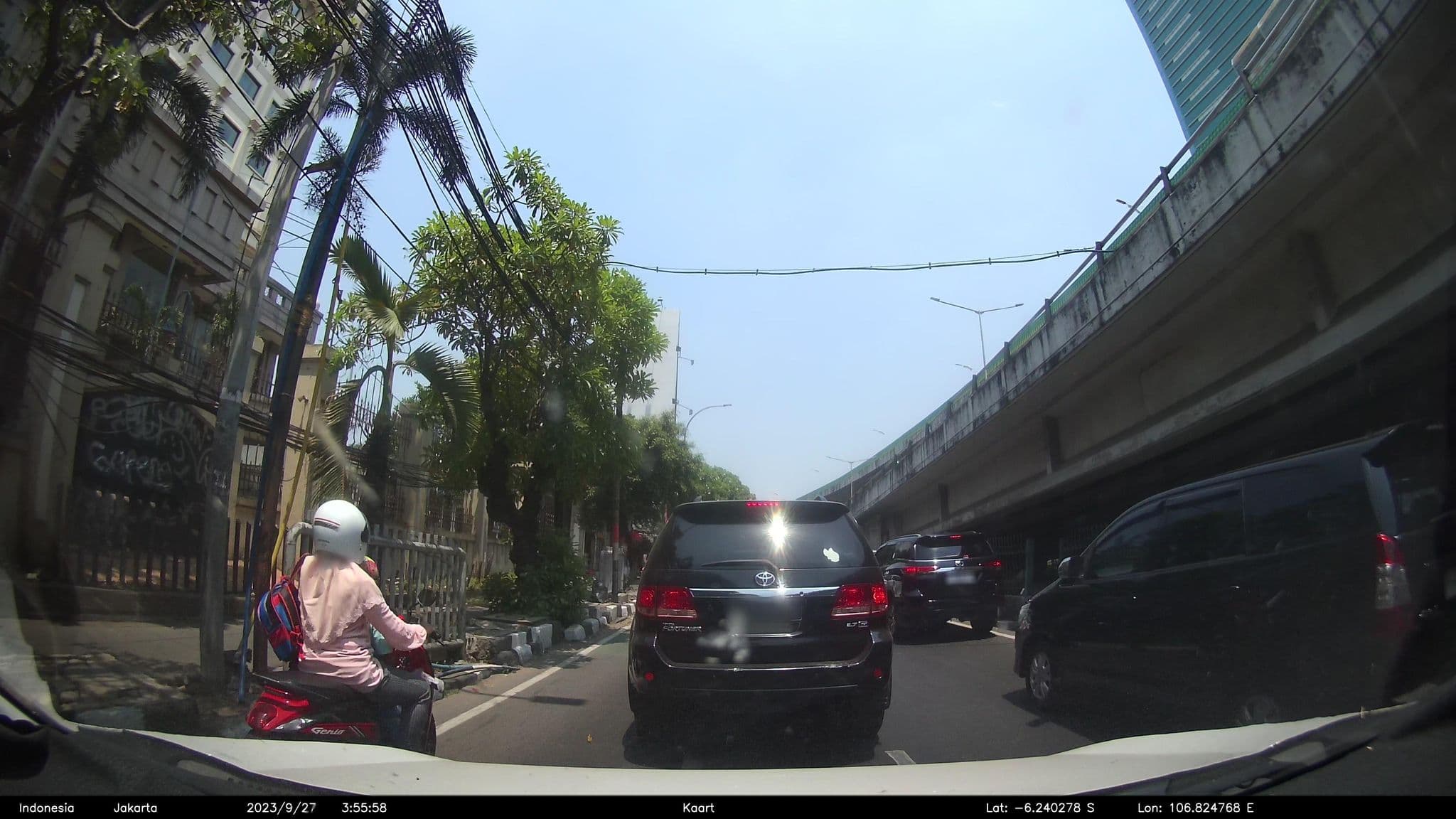 Street view near maharadja hotel mampang prapatan, Jakarta — © kaart_2 (CC BY-SA · Mapillary)
