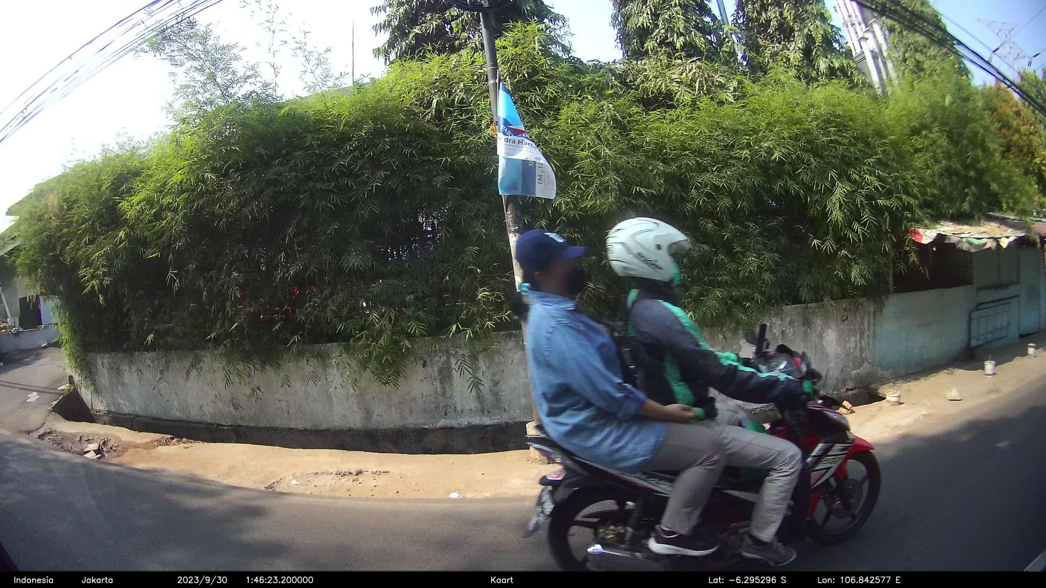Street view near Pesona Wisata Club, Jakarta — © kaart_2 (CC BY-SA · Mapillary)