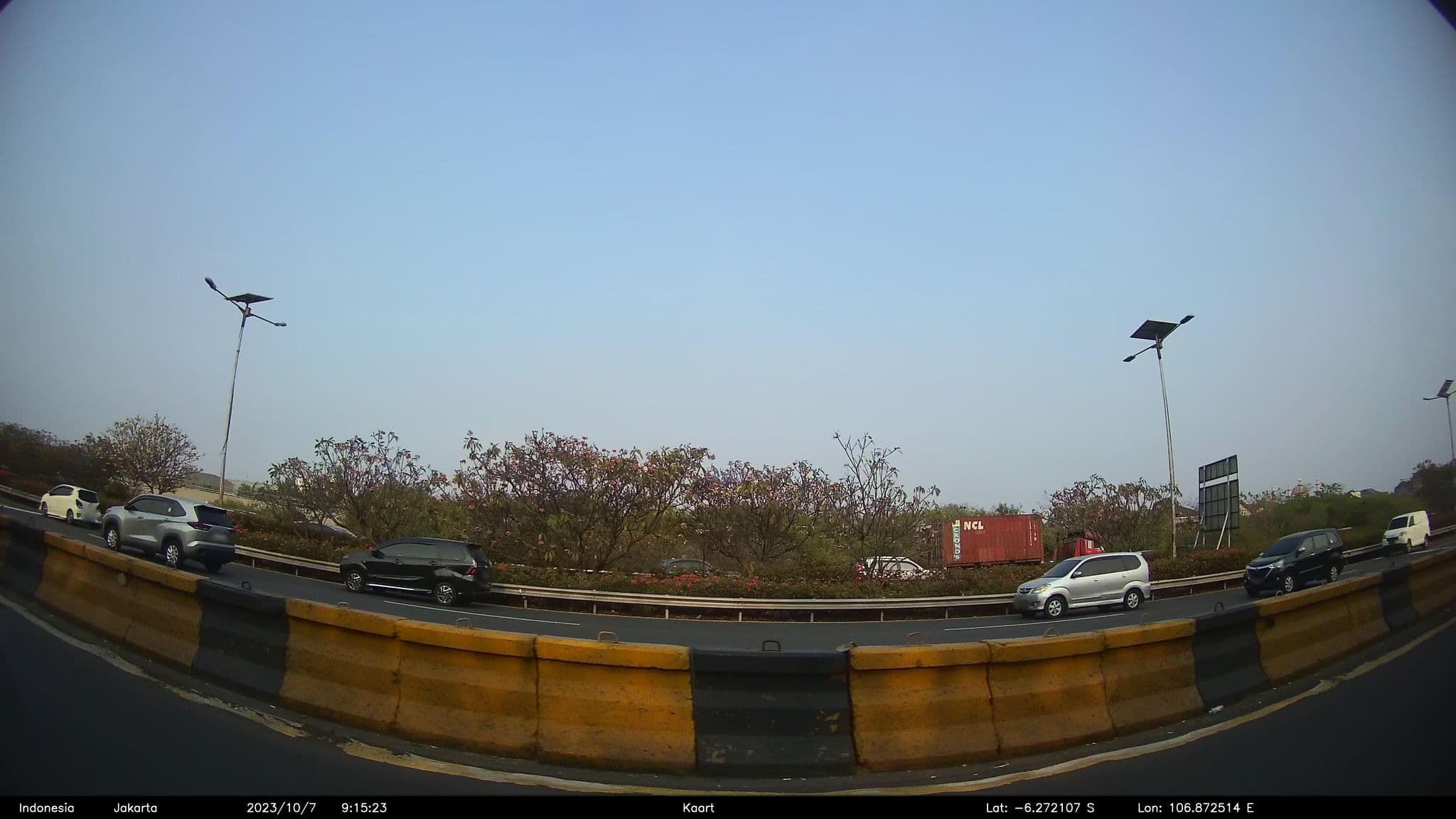 Street view near Di atas bumi, Jakarta — © kaart_2 (CC BY-SA · Mapillary)