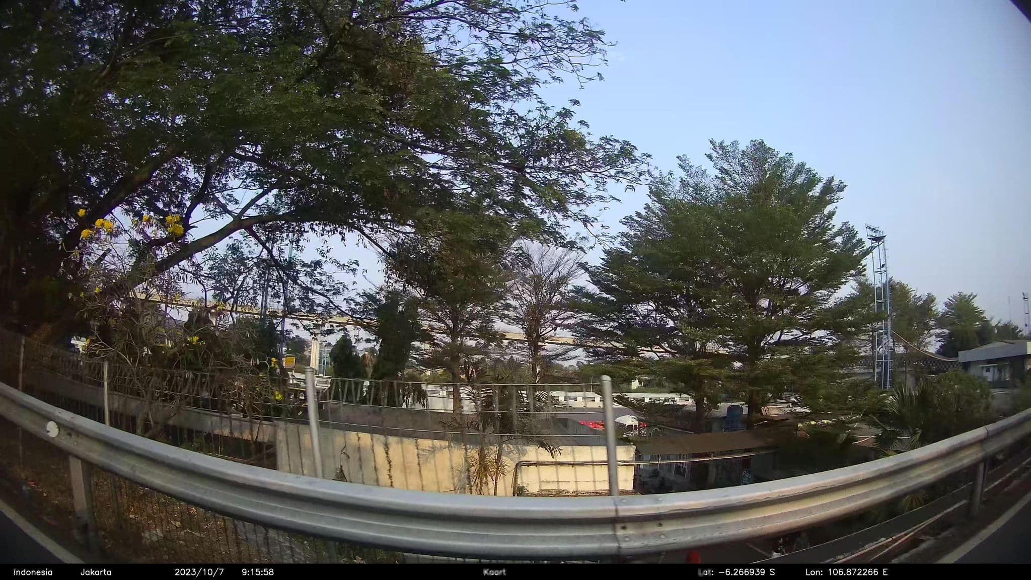 Street view near TMII hotel, Jakarta — © kaart_2 (CC BY-SA · Mapillary)