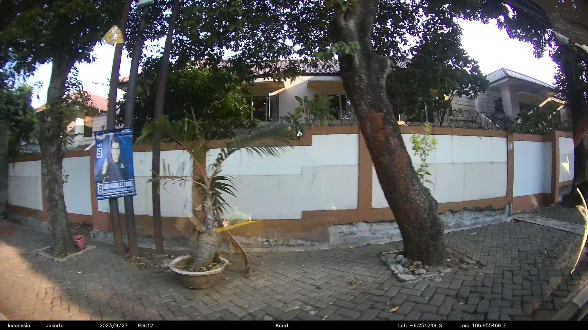 Street view near Kamar kosku lantai 2, Jakarta — © kaart_2 (CC BY-SA · Mapillary)