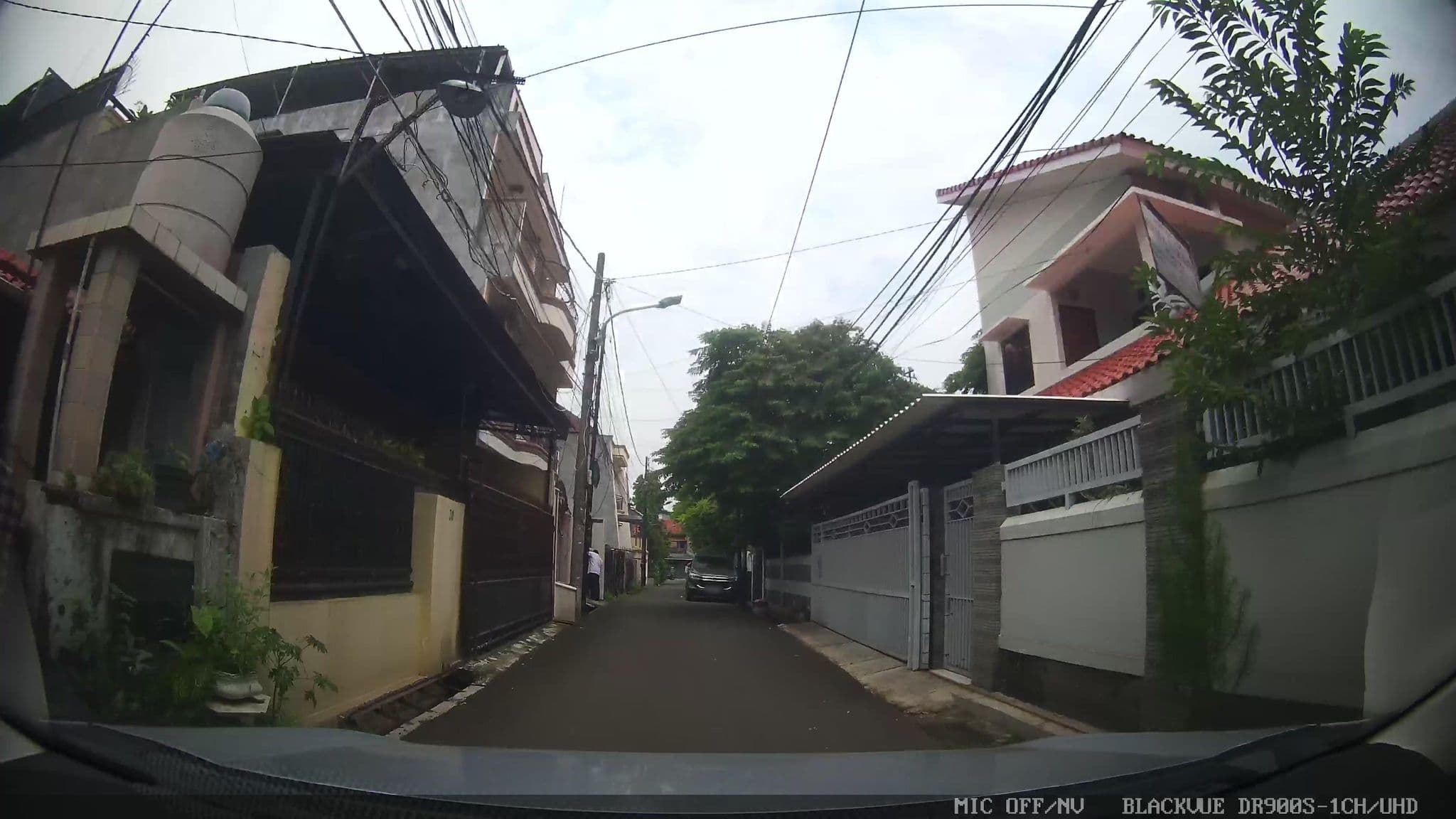 Street view near Park Hotel, Jl. DI. Pandjaitan Kav. 5, Jakarta Timur, Jakarta — © Kaart---FRONT (CC BY-SA · Mapillary)