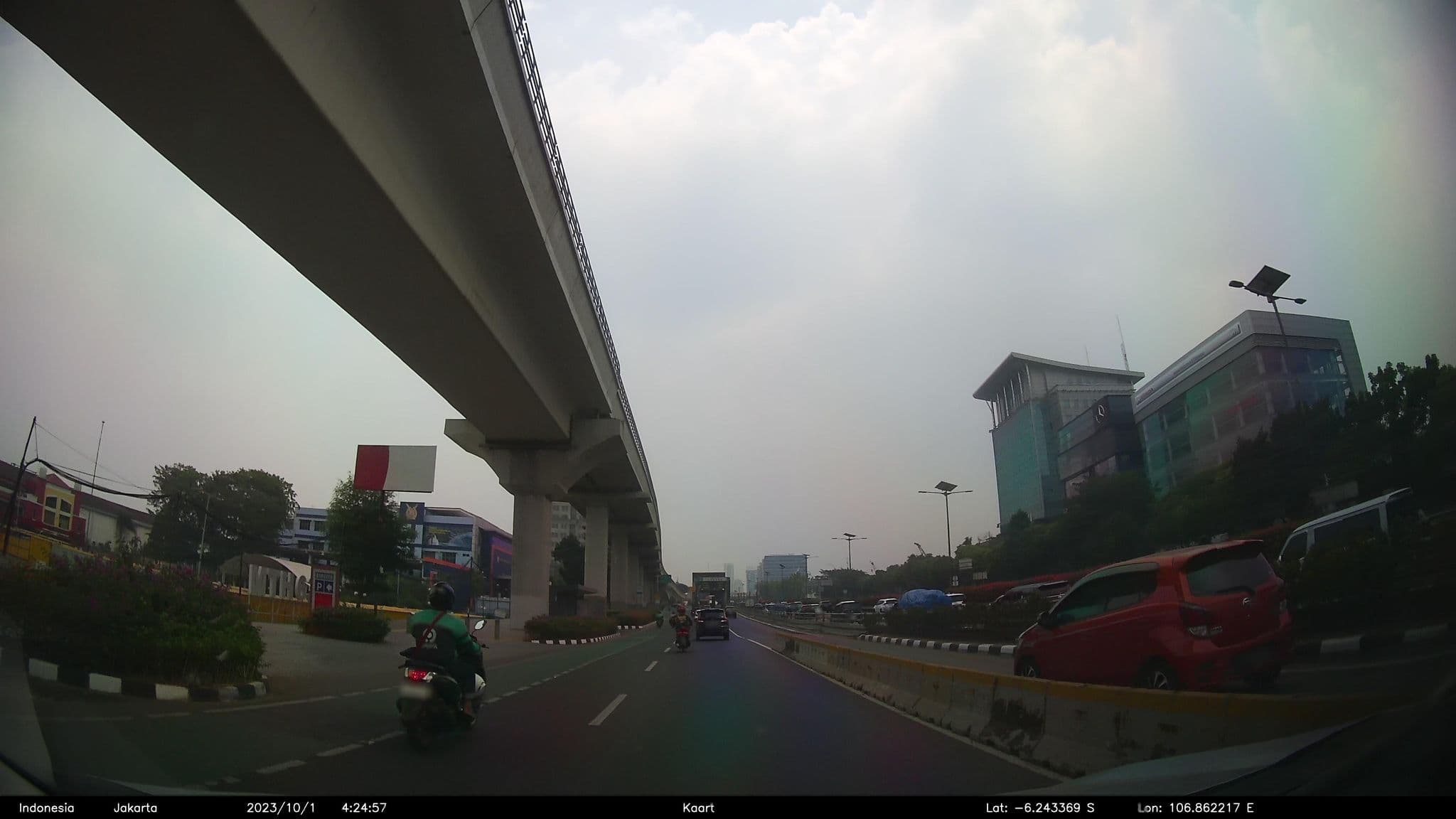 Street view near Hotel Aryaduta Semanggi, Jakarta — © kaart_2 (CC BY-SA · Mapillary)