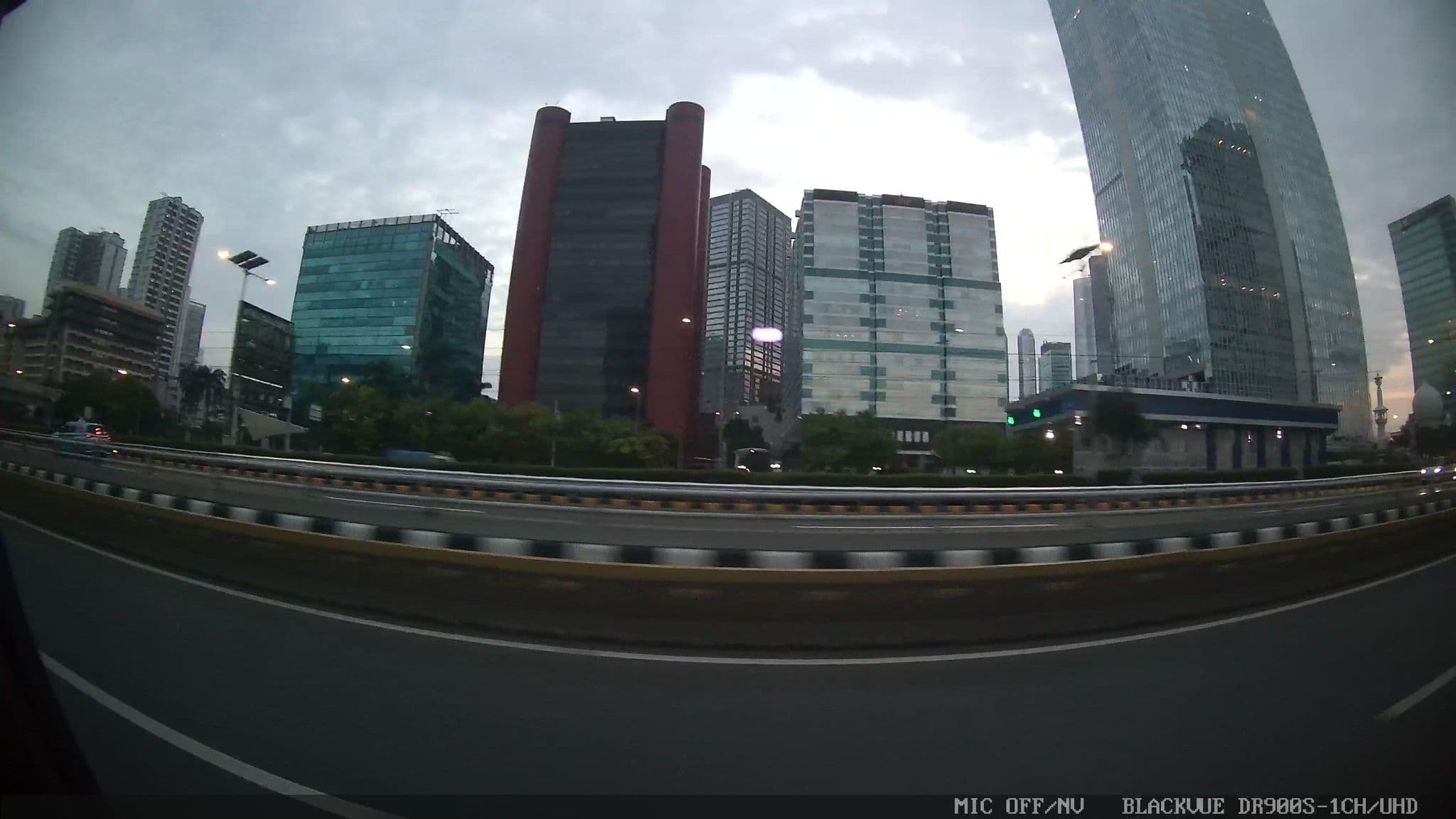 Street view near Yasmin Resort & Conference Hotel, Jakarta — © Kaart---RIGHT (CC BY-SA · Mapillary)