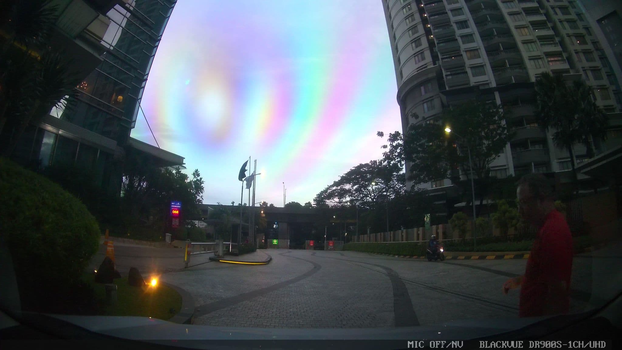 Street view near Dieng Room Kartika Candra Hotel, Jakarta — © Kaart---FRONT (CC BY-SA · Mapillary)